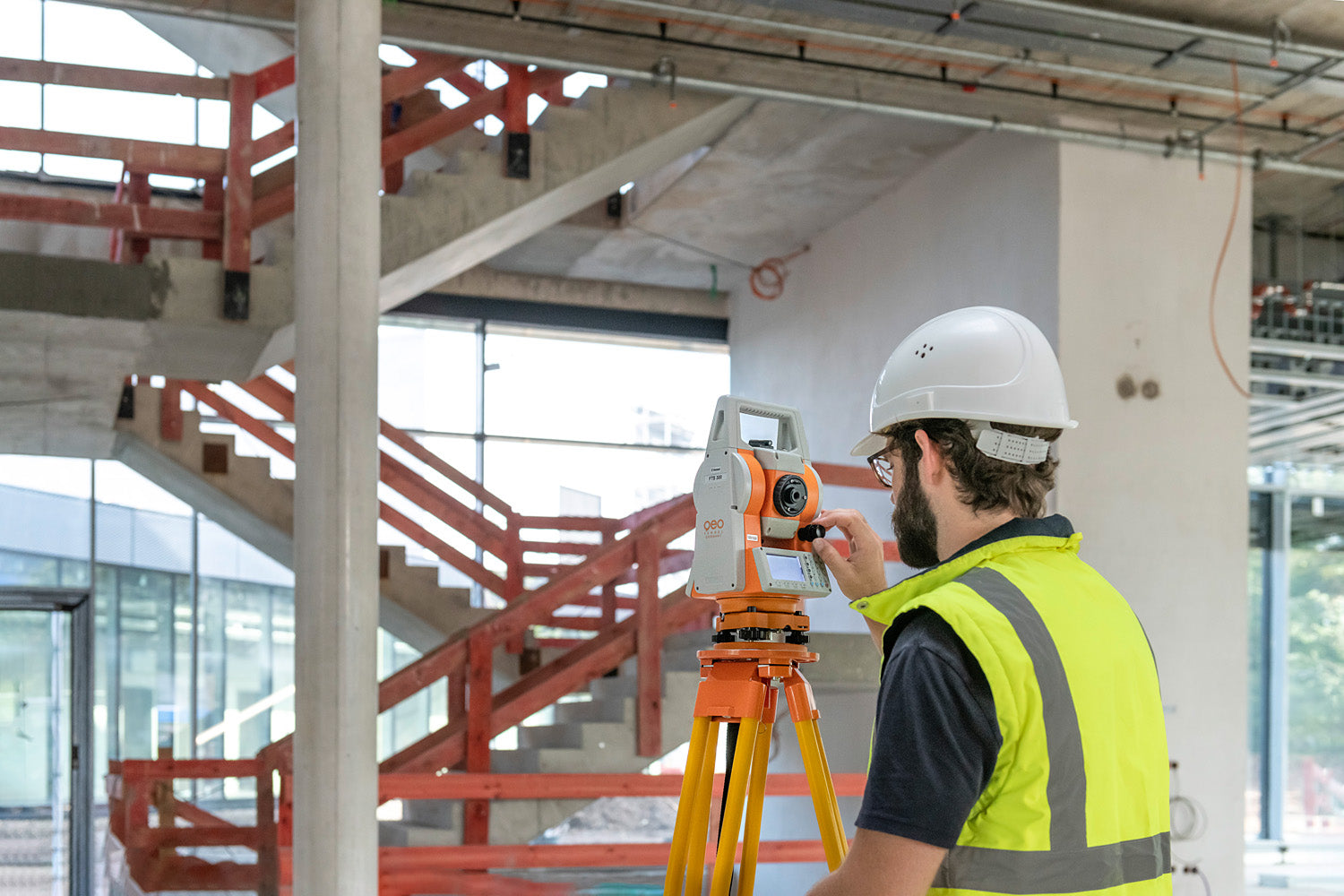 Geo FENNEL FTS 300 BT Total Station with Outdoor Tablet, Software & FS 24 M W/S - Professional Surveying Equipment for Construction, Land Surveying & Engineering Projects