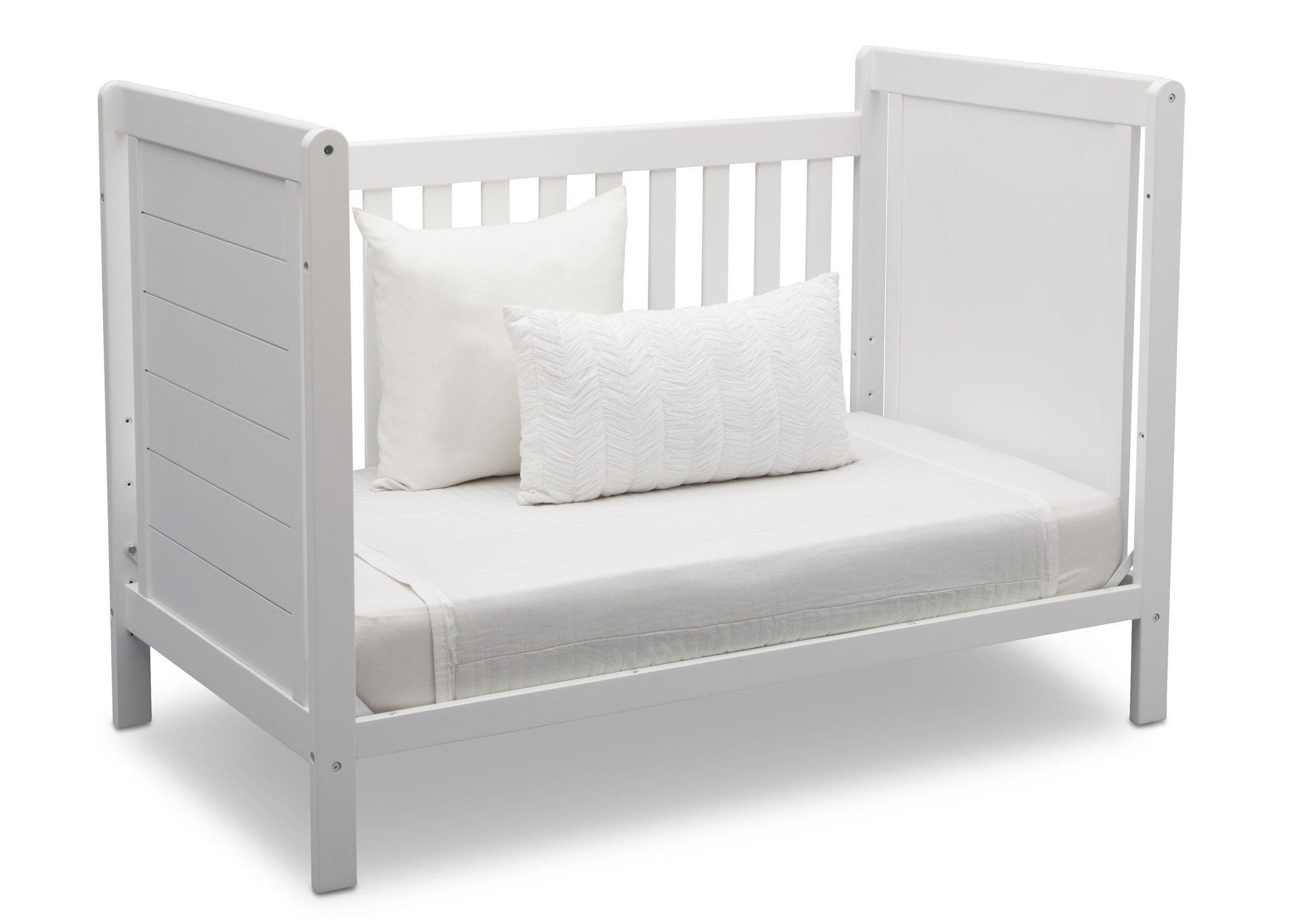 Sunnyvale 4-in-1 Convertible Baby Crib to Toddler Bed - White Nursery Furniture for Newborns & Kids - Perfect for Nursery, Bedroom & Daycare
