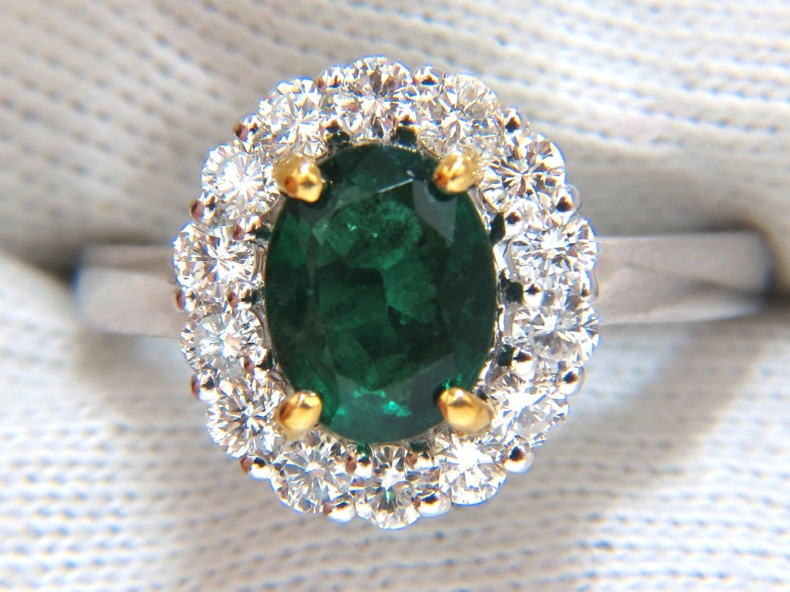 2.46CT Natural Emerald & Diamond Halo Ring in 18KT Gold - Vivid Green Gemstone for Engagement, Wedding & Special Occasions