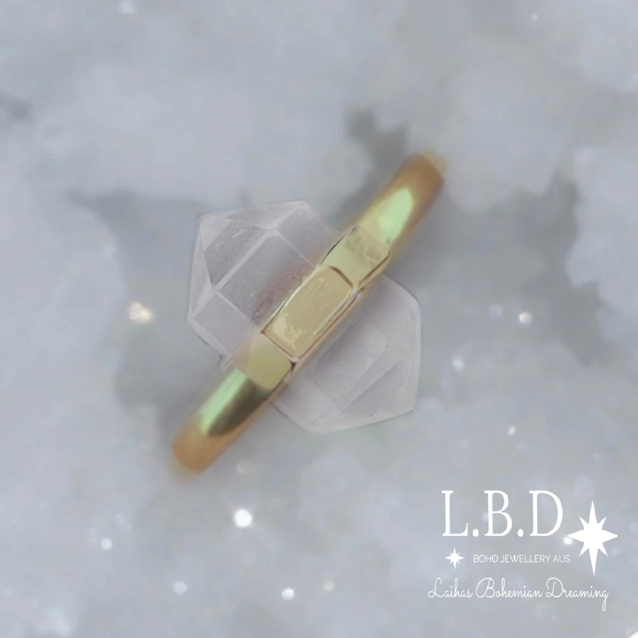 Laihas Gold Crystal Clear Quartz Ring for Women - Elegant Healing Stone Jewelry for Meditation, Yoga & Spiritual Gifts