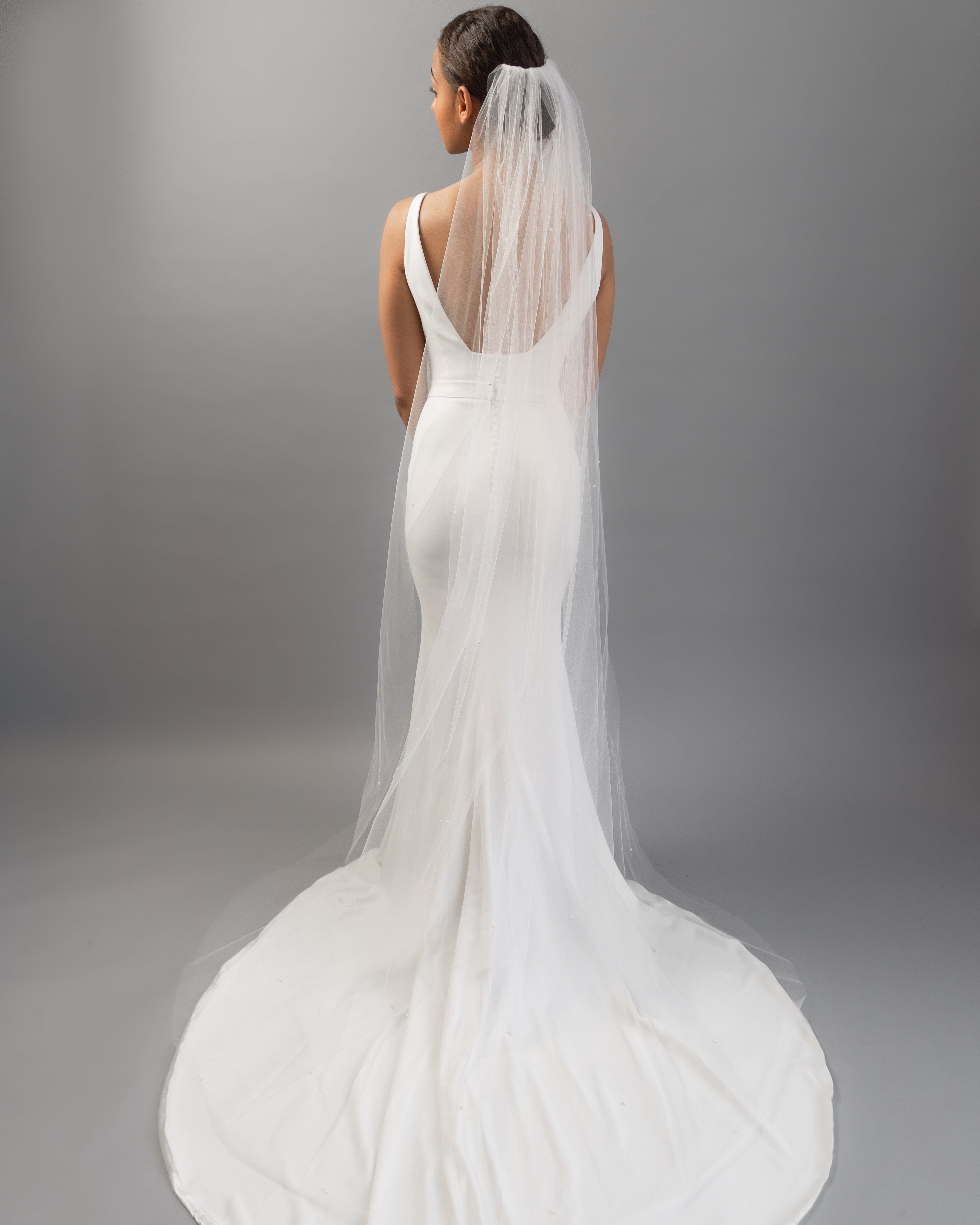 Audrey Veil - Elegant Bridal Wedding Veil for Bride | Perfect for Church Ceremony, Outdoor Wedding & Photoshoot