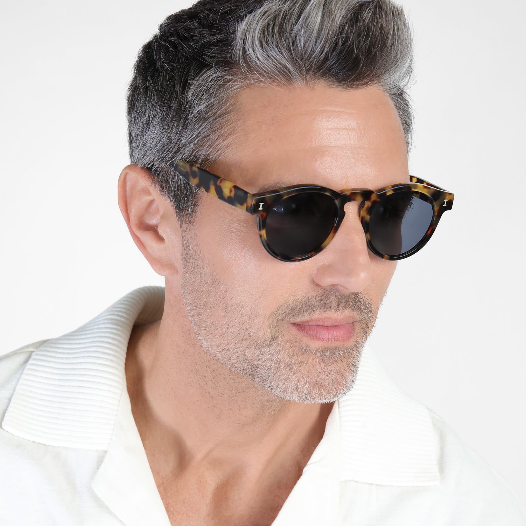 Illesteva Leonard Sunglasses - Polarized UV Protection, Retro Round Frame for Men & Women - Perfect for Beach, Driving & Outdoor Activities