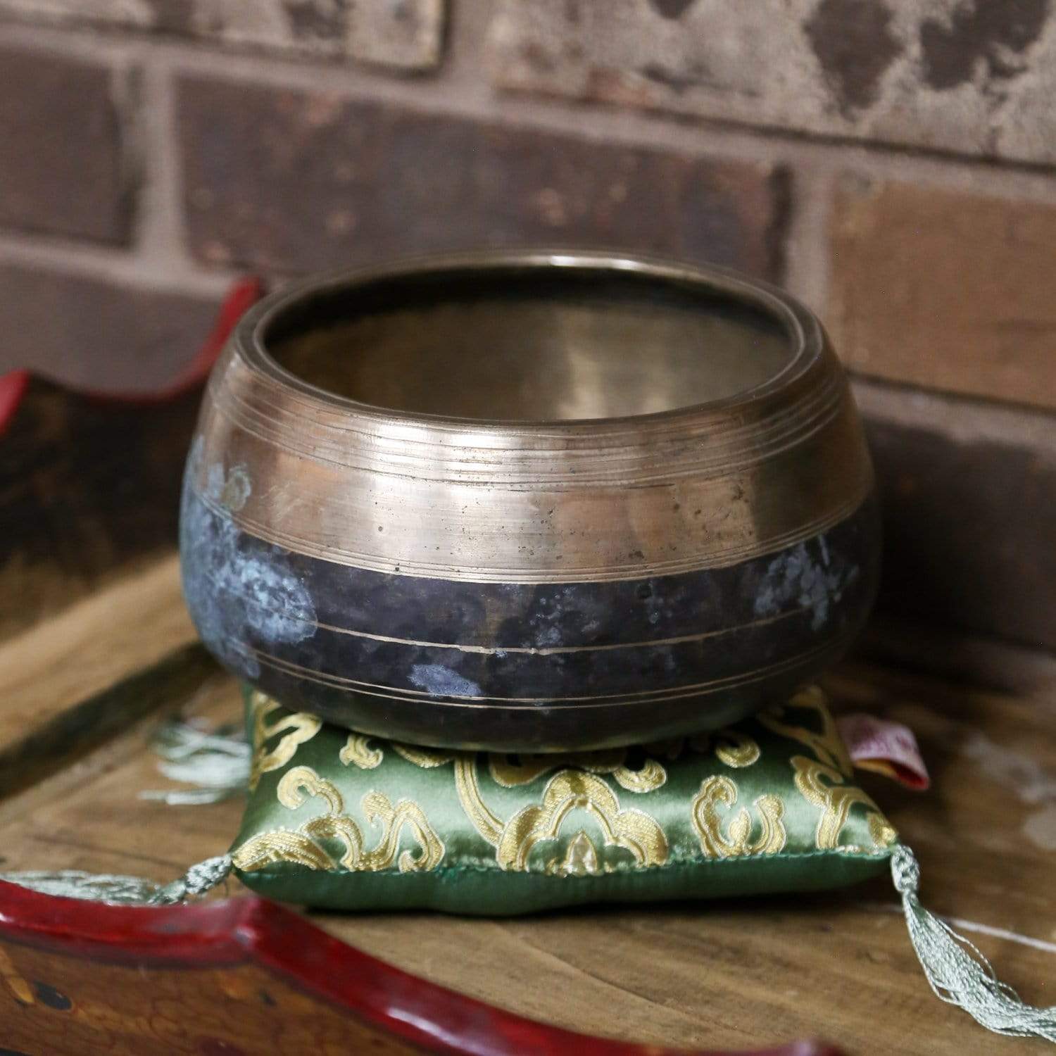 Authentic Antique Tibetan Mani Singing Bowl with Handcrafted Patina - Meditation, Yoga & Sound Healing Instrument for Relaxation & Spiritual Practice