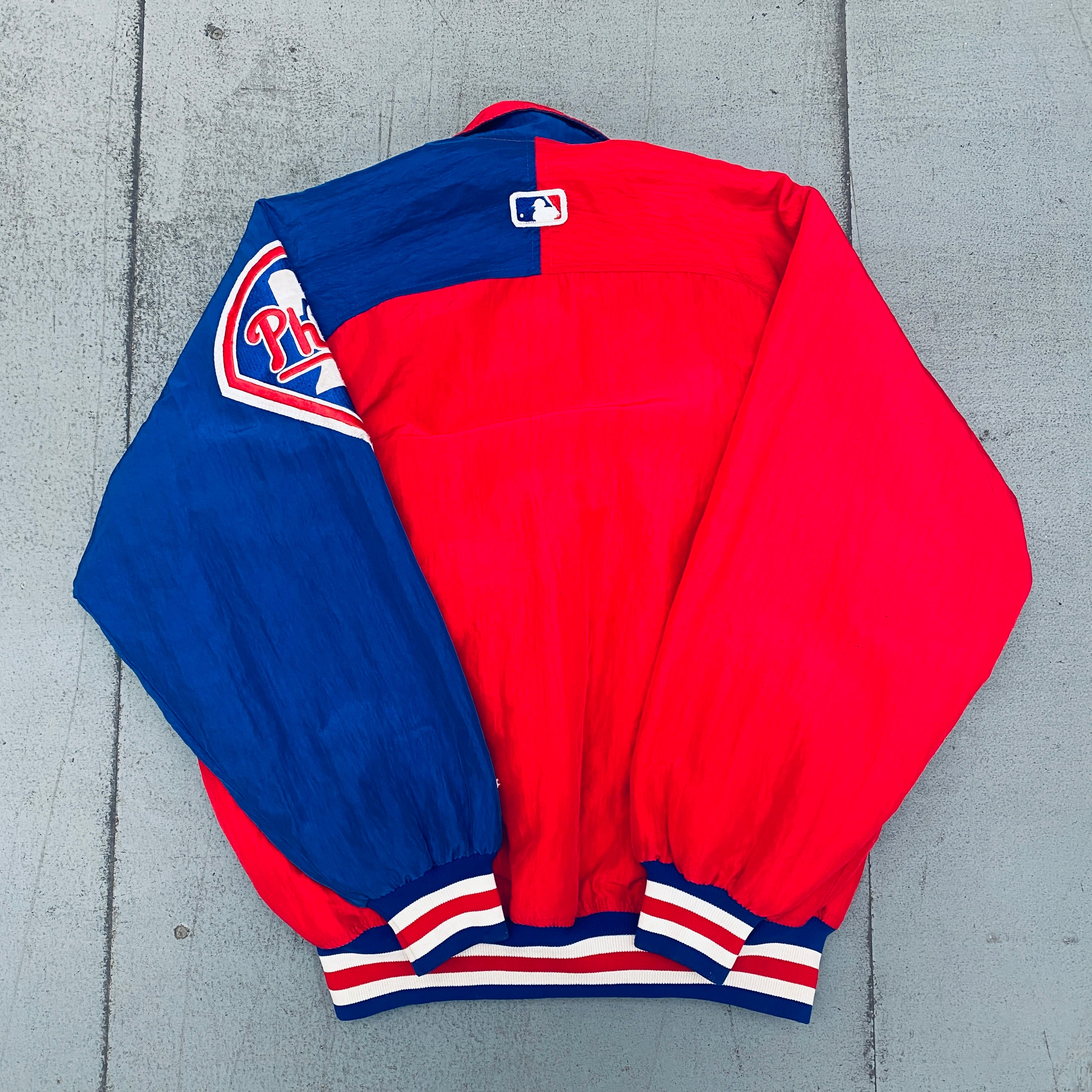 Philadelphia Phillies 1990s Vintage Diamond Collection Dugout Starter Bomber Jacket for Men (Medium/Large) - Retro Baseball Outerwear for Game Day & Casual Streetwear