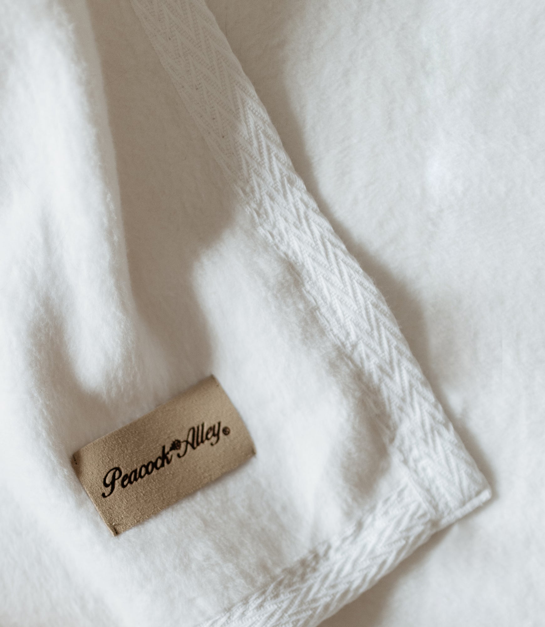 Soft & Breathable All-Season Cotton Blanket for Bed, Couch & Travel - Lightweight & Cozy Home Decor Gift