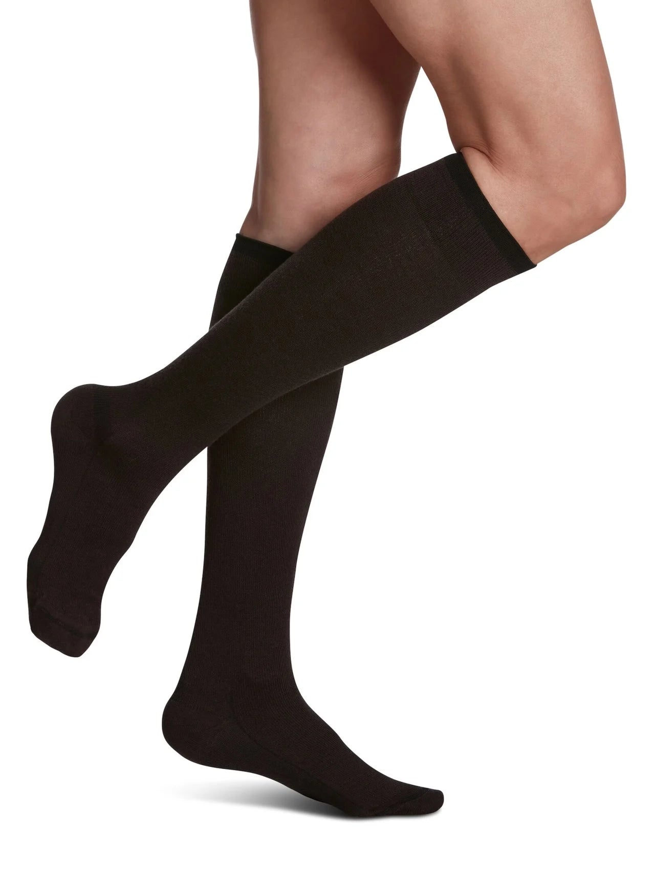 Sigvaris Merino Calf 20-30 mmHg Women's Closed Toe Compression Socks for Circulation & Swelling Relief - Perfect for Travel, Work & Pregnancy