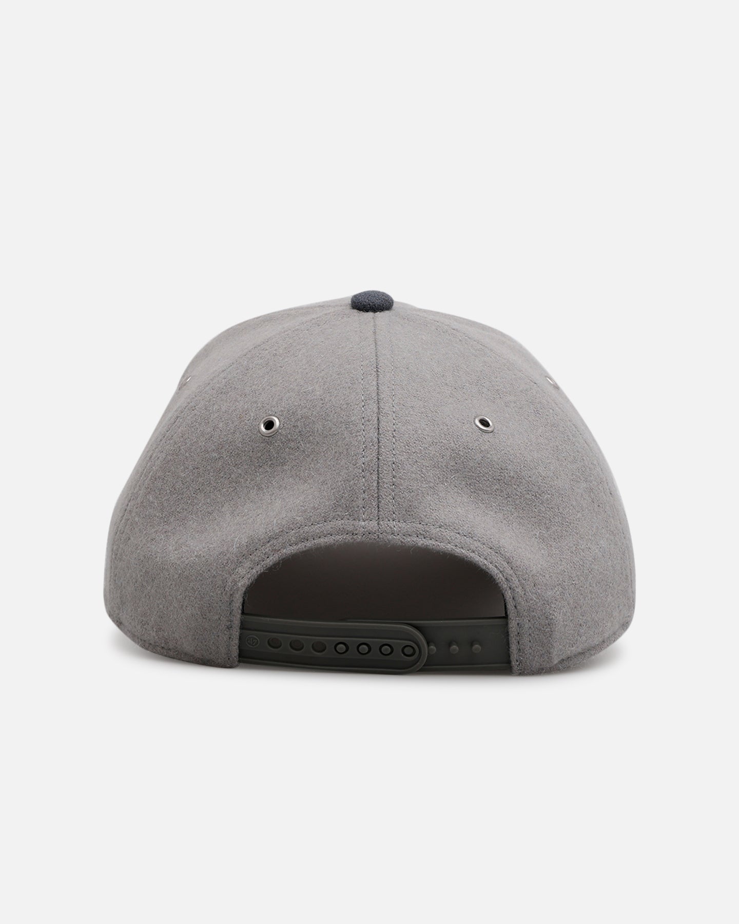 47 Brand Chicago Cubs 'Shades Of Gray' Snapback Hat - Adjustable 47 Offside Cement Baseball Cap for Men - Perfect for Game Day, Streetwear & Casual Outfits