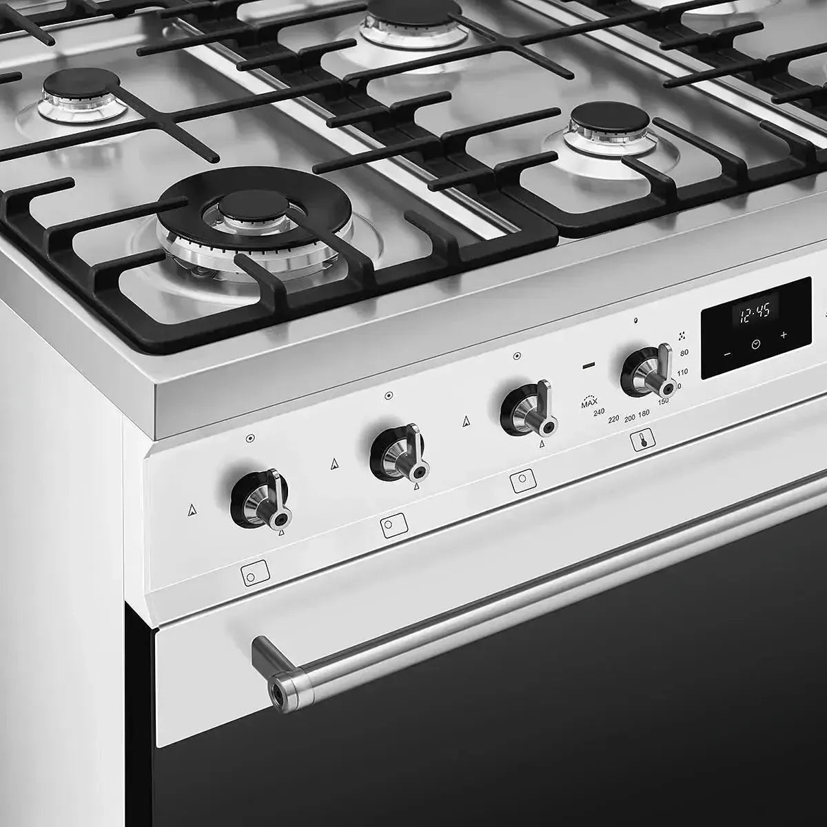 Smeg 90cm 6 Burner Classic Freestanding Dual Fuel Range Cooker in White - Premium Kitchen Appliance for Home Chefs & Entertaining