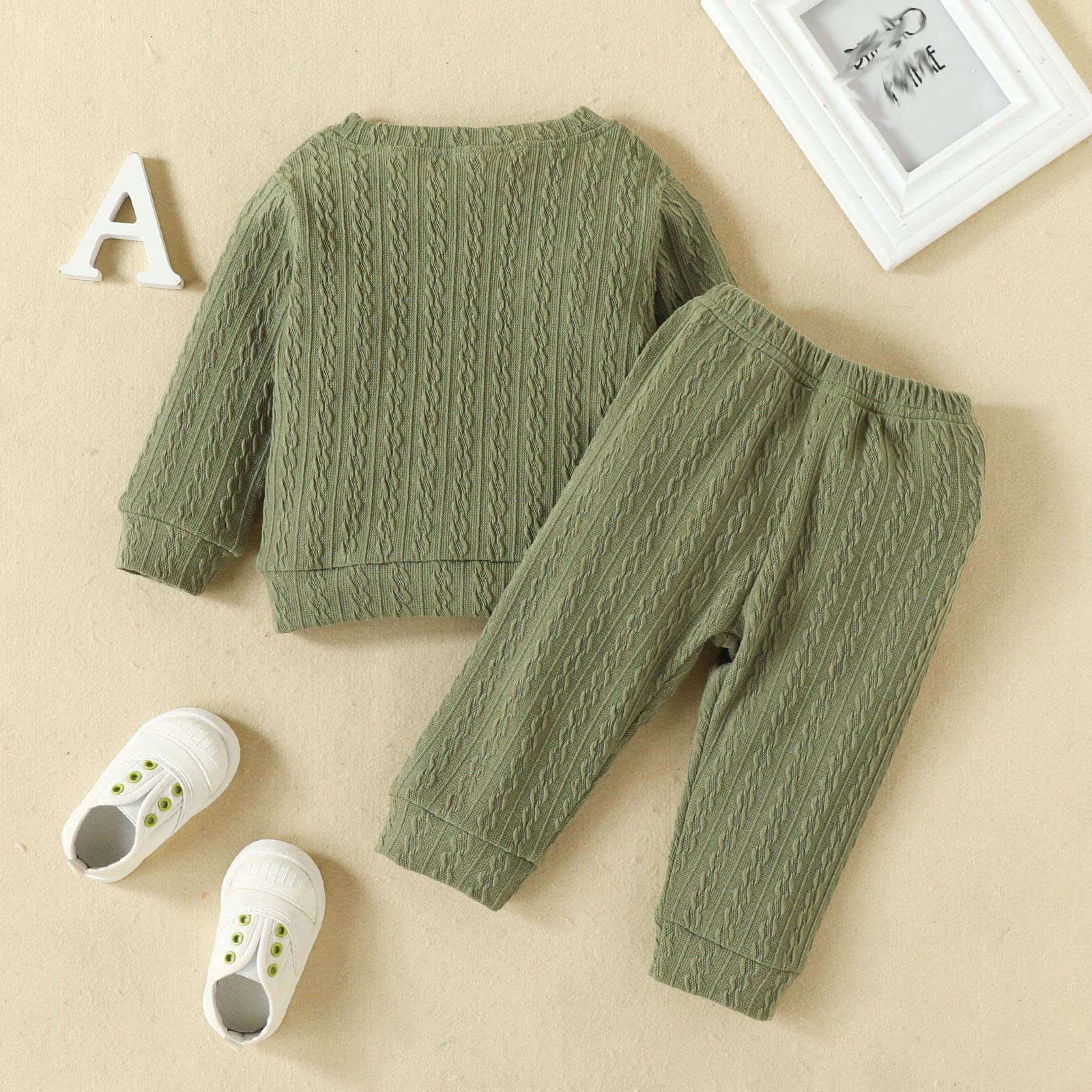 Baby Girls & Boys Long Sleeve Tops with Giraffe Embroidery & Solid Color Pants Set - Green 6-9 Months | Warm Autumn Winter Outfit for Playdates & Family Photos