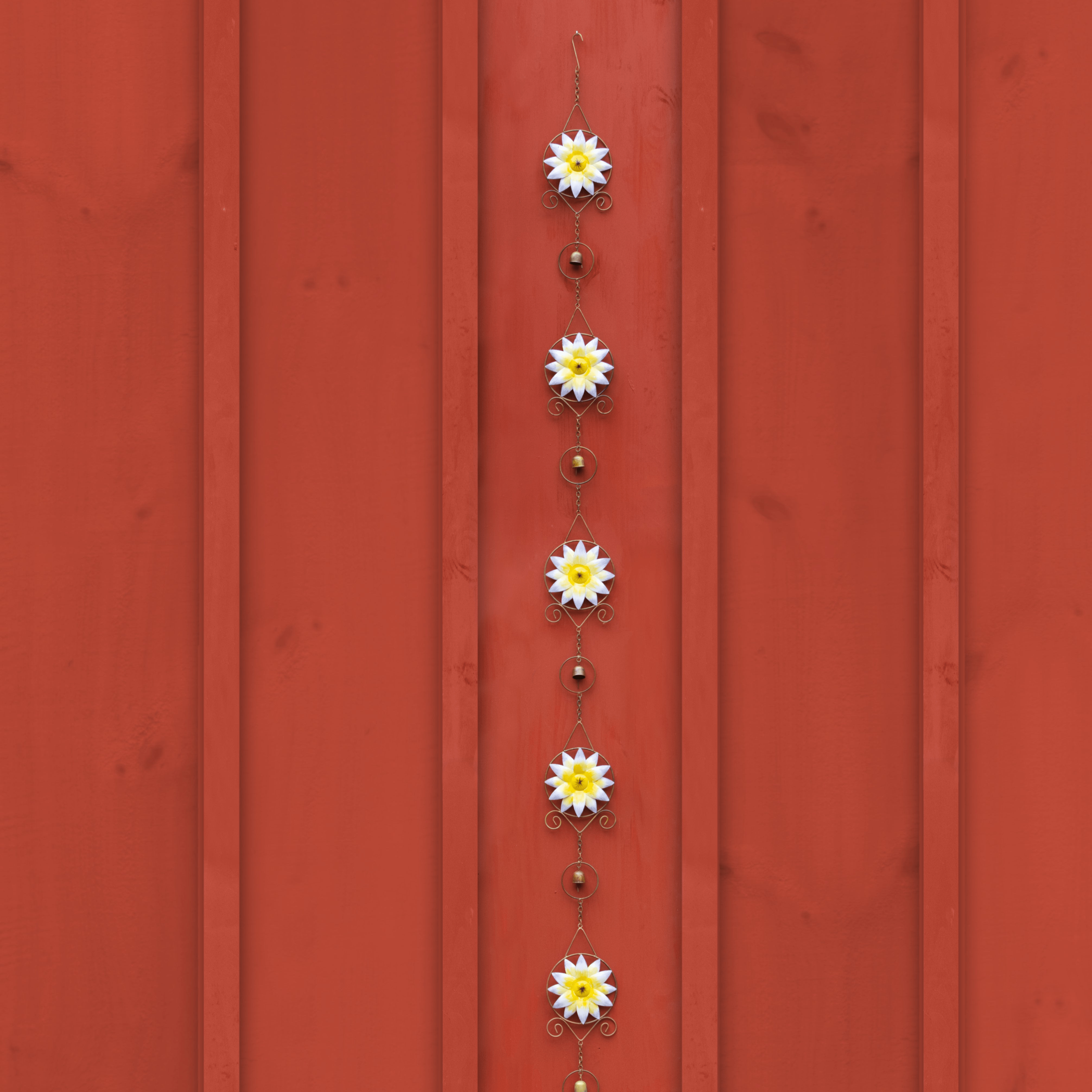 Vibrant Daisy Multicolor Rain Chain for Garden Decor - Enhance Outdoor Drainage & Aesthetic Appeal