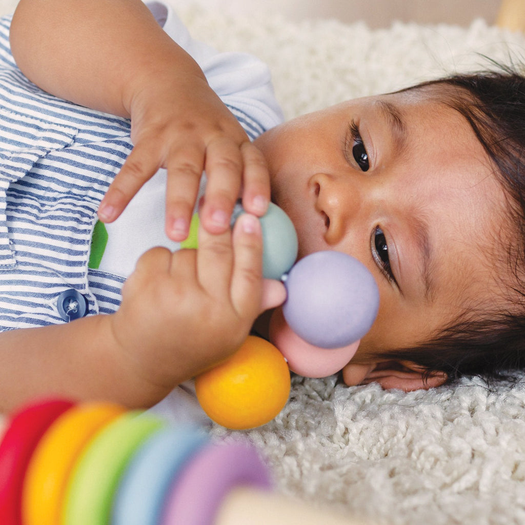 Natural Wooden Beads Teether for Babies - Safe & Non-Toxic Teething Toy for Infants - Perfect for Soothing Sore Gums During Playtime & Travel