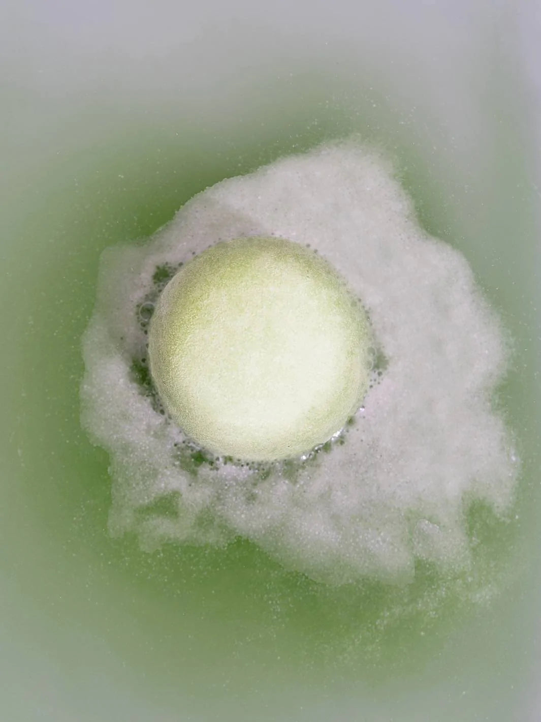 Calming Lavender & Spearmint Avocado Oil Bath Bomb for Relaxation - Perfect for Stress Relief & Self-Care Spa Nights