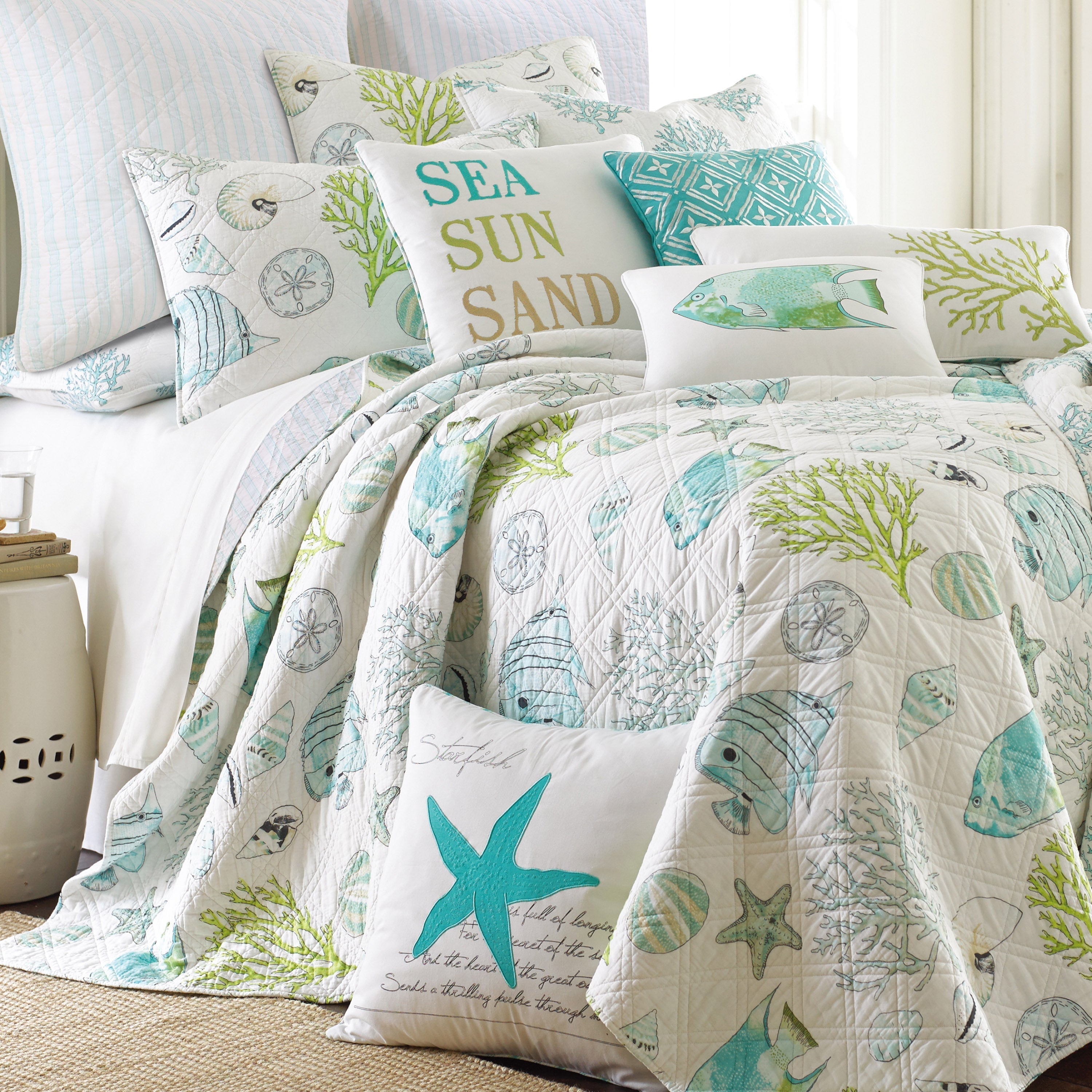 Biscayne Quilt Set - Queen Size Bedding Set with Soft Microfiber, 3-Piece Comforter Set for All Seasons - Perfect for Cozy Bedrooms, Guest Rooms & Vacation Homes