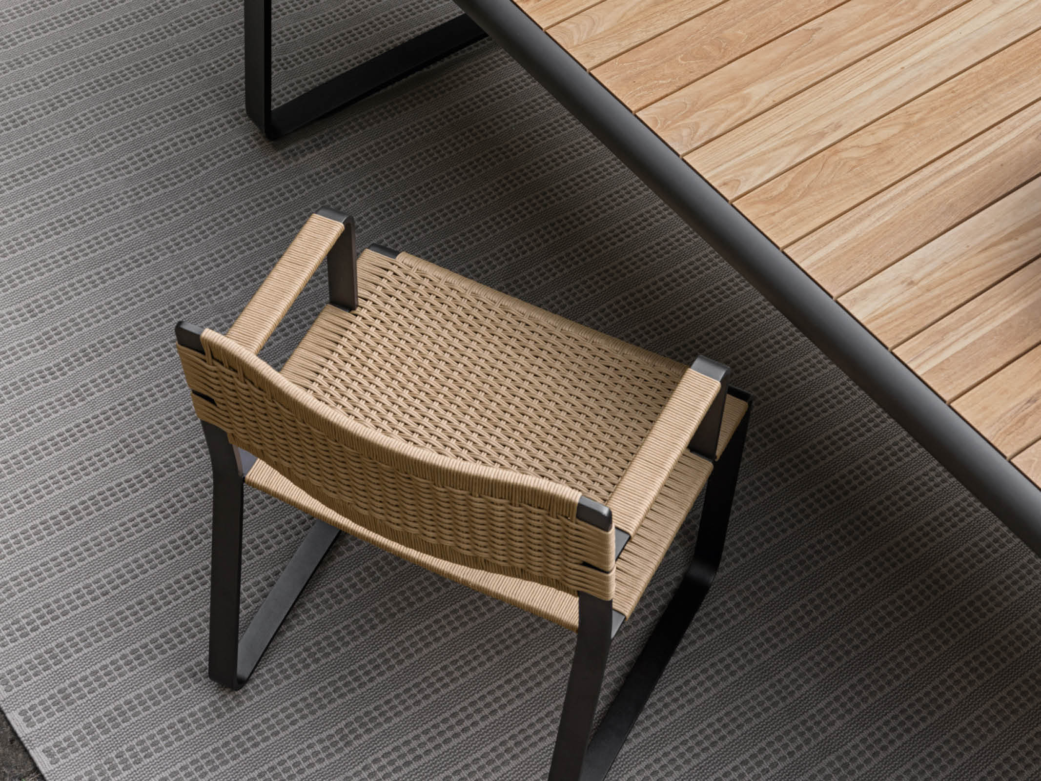 Green Point Dining Chair with Arms - Modern Comfortable Upholstered Seat for Kitchen, Dining Room & Office - Perfect for Home & Restaurant Use