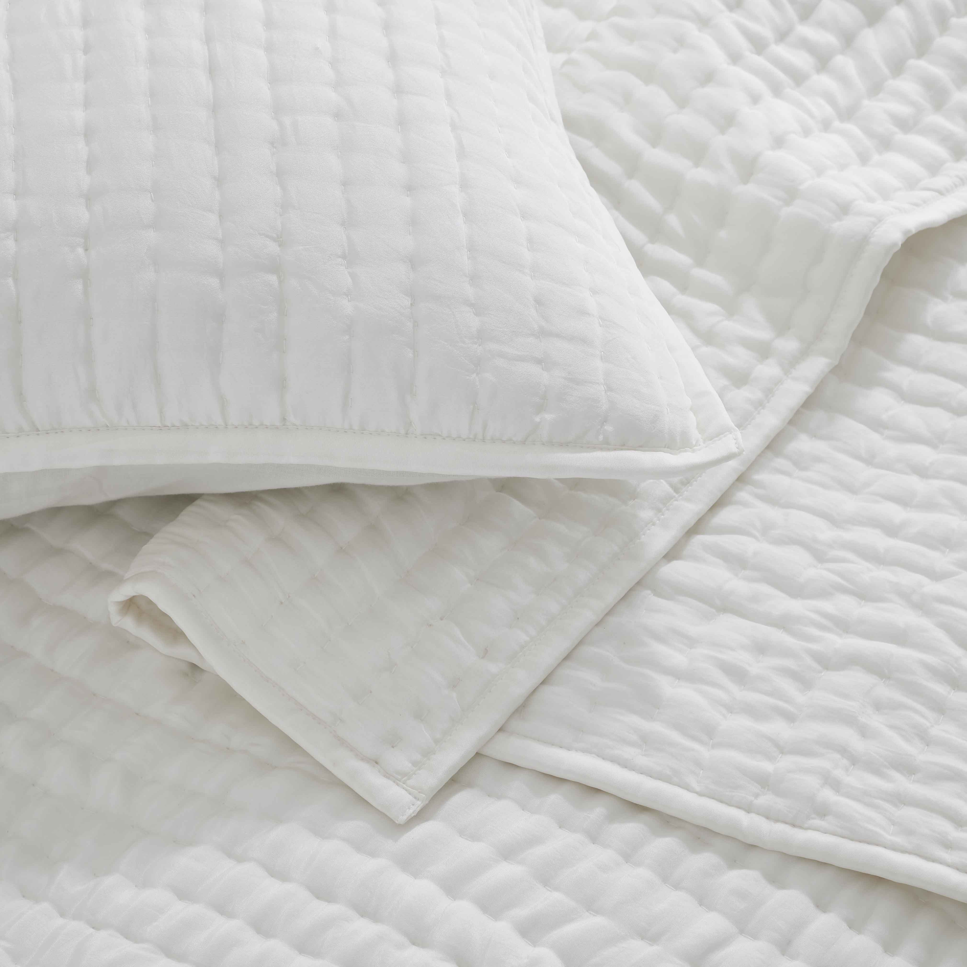 Bella 100% Pure Silk Pick Stitch Medium Weight Quilt & Sham Set - Queen Size Luxury Bedding for Elegant Bedroom Decor & Cozy Sleep