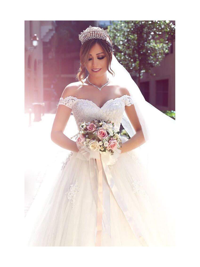 Elegant Off-the-Shoulder Princess Wedding Dress with Lace Applique - Ivory Bridal Ball Gown for 2024 Weddings | Perfect for Beach, Church, and Formal Ceremonies