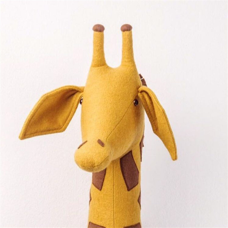 Cute Giraffe Plush Toy Wall Hanging - Soft Animal Nursery Decor for Baby & Kids Room - Perfect for Birthday Gifts, Baby Showers and Children's Bedroom Decoration