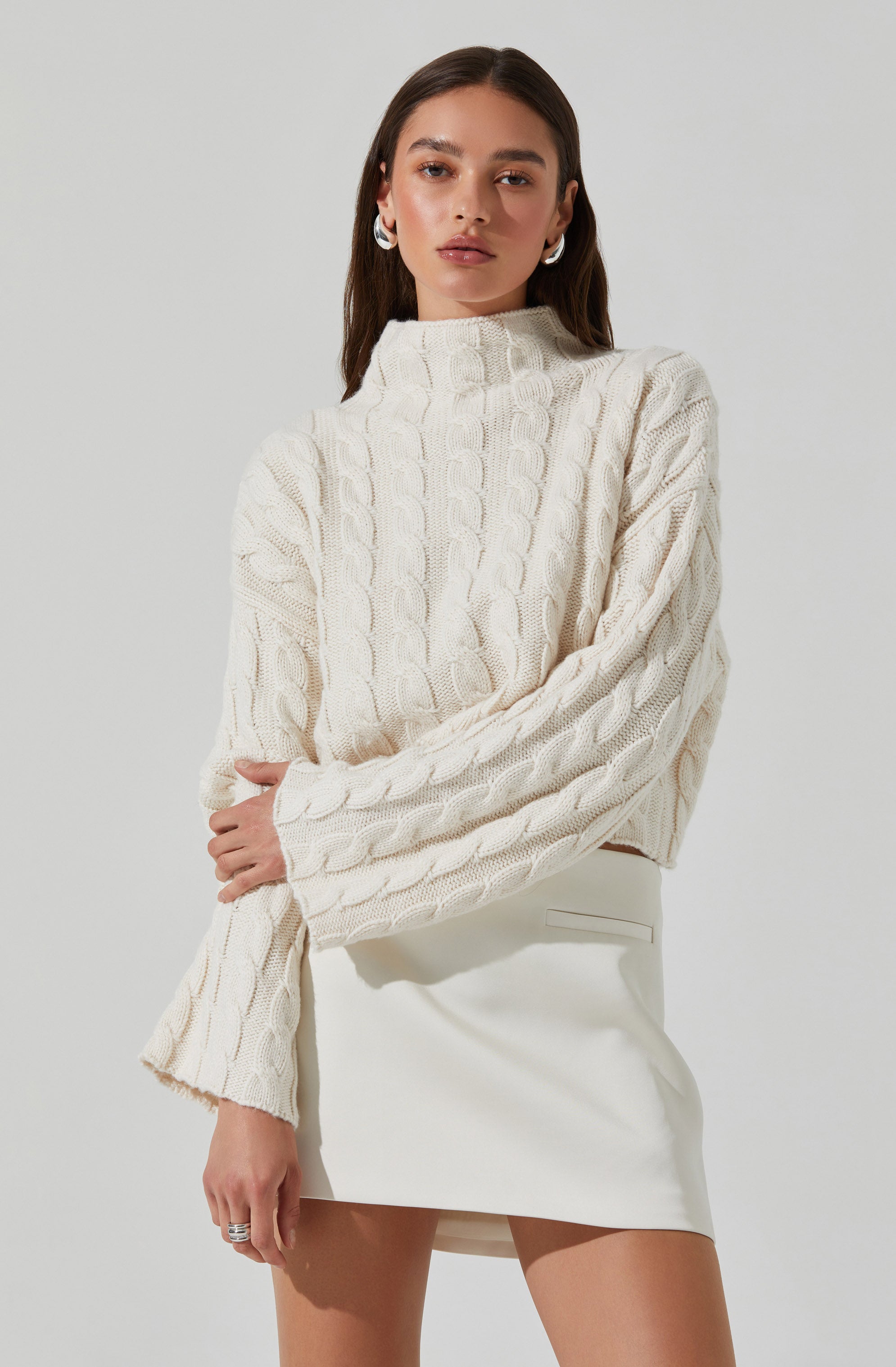 Sloan Cropped Cable Knit Sweater for Women - Soft Winter Pullover with Classic Cable Design - Perfect for Casual Outfits, Office Wear & Holiday Gatherings