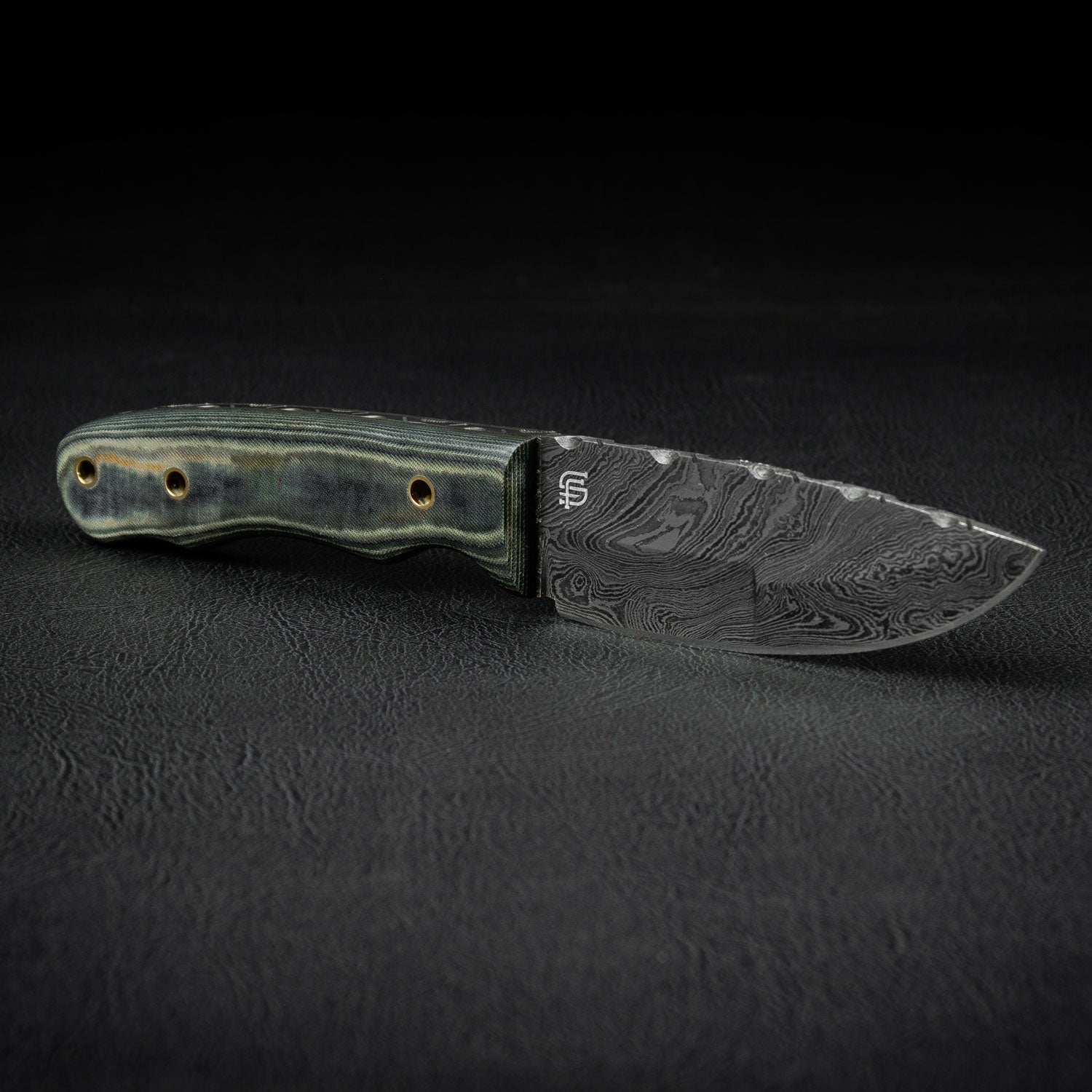 Premium Bowie Damascus Steel Hunting Knife - Handcrafted Fixed Blade with Leather Sheath - Ideal for Outdoor Camping, Hunting & Survival Adventures