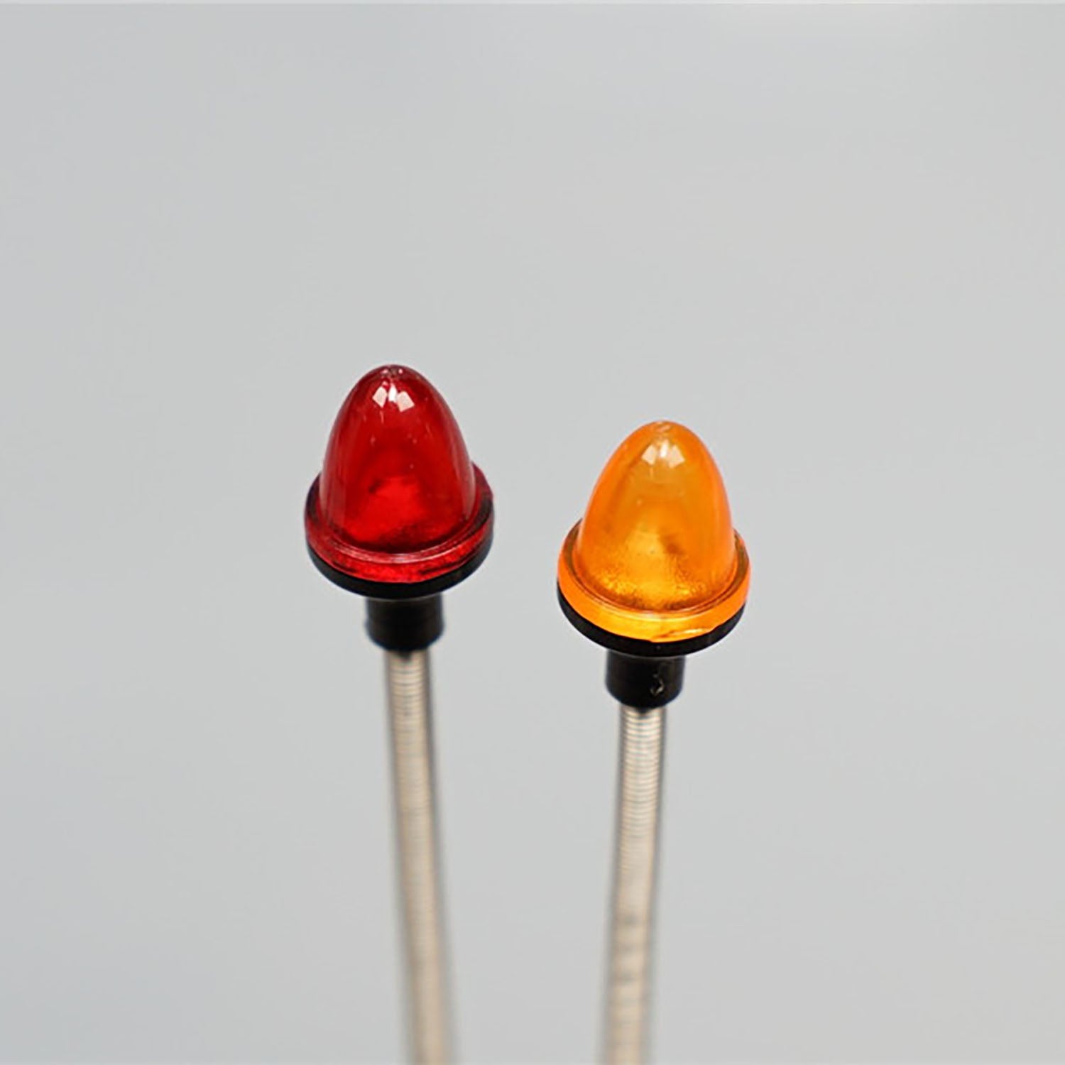LED Plastic Marker Light Pair - 2.2V 3V Side Warning Lamp for TAMIYA 1/14 RC Tractor Truck Model, Bulldozer & Dumper Car Parts - Perfect for DIY RC Vehicle Lighting Upgrades & Nighttime Visibility Enhancement
