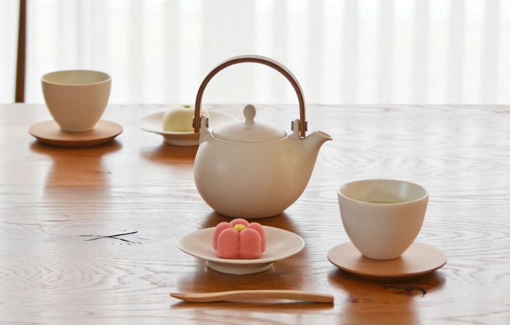 Premium Yui Wooden Handle Teapot - 330ml White Ceramic Japanese Tea Pot for Green Tea, Herbal Tea & Matcha | Perfect for Home, Office & Tea Ceremonies