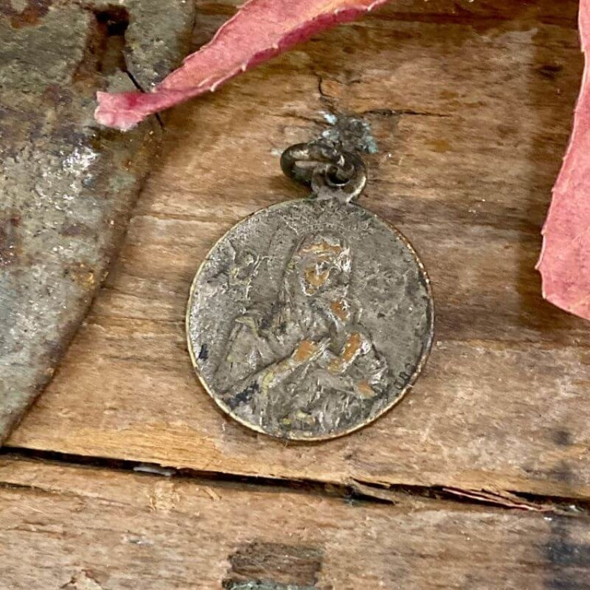 Antique Vintage Devotional Metal Cross Pendant - Silver Over Copper Religious Jewelry for Prayer & Meditation - Perfect for Church, Gifts & Spiritual Occasions