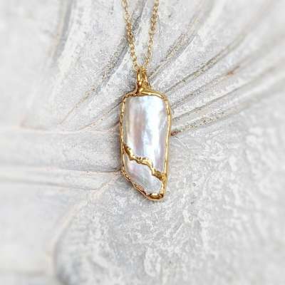 The Timeless Beauty of Kintsugi: A Story of Love and Renewal