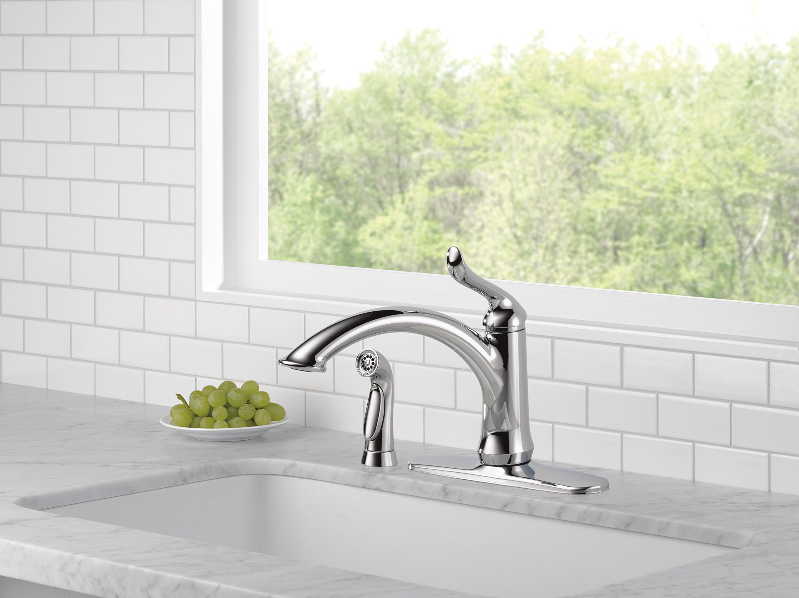 Delta Faucet Linden Single-Handle Chrome Kitchen Sink Faucet with Pull-Down Sprayer - 4453-DST Model (9.81