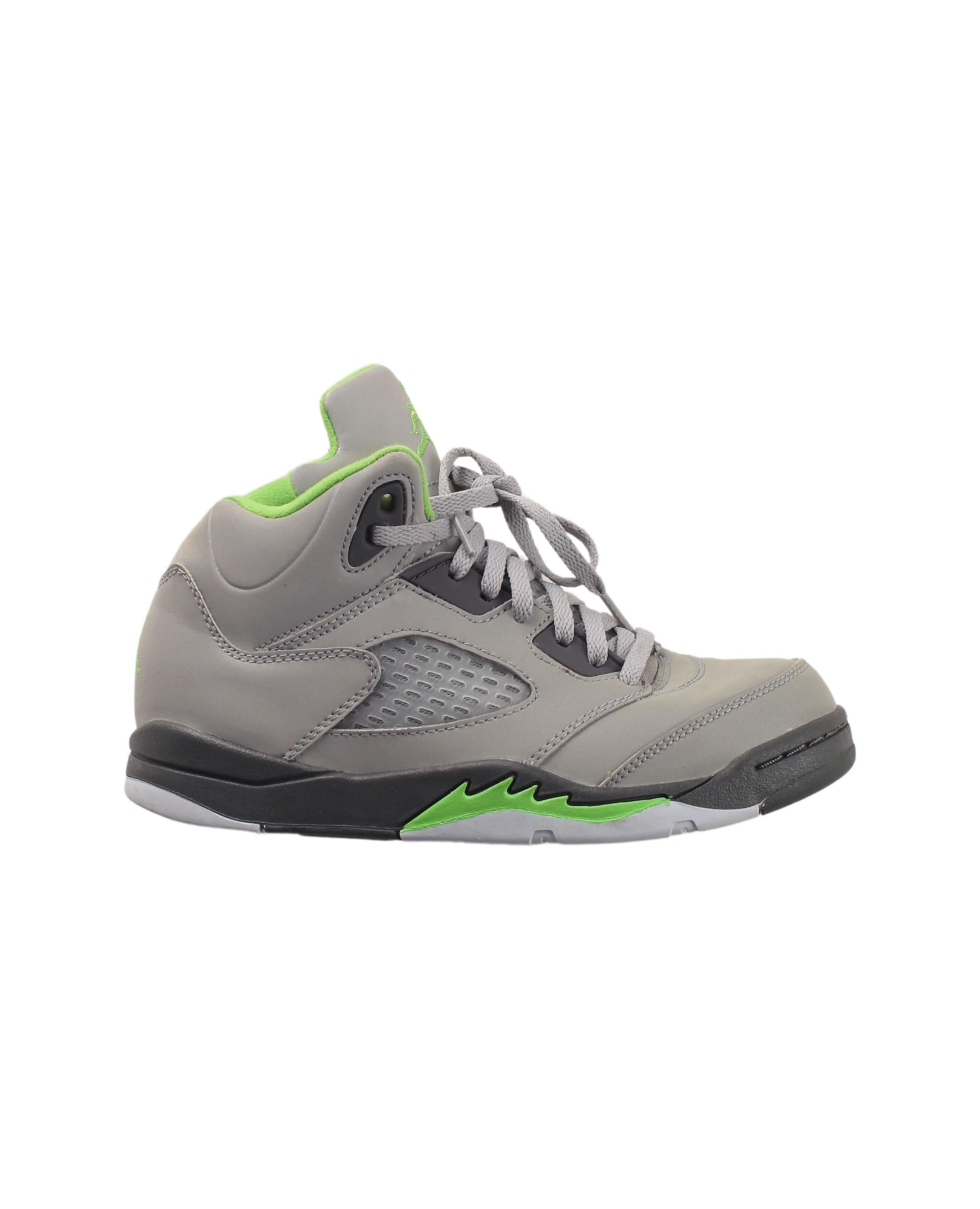Air Jordan Sneakers for Men & Women - Size EU33 (US 5.5) - Retro Basketball Shoes for Running, Gym & Streetwear Fashion