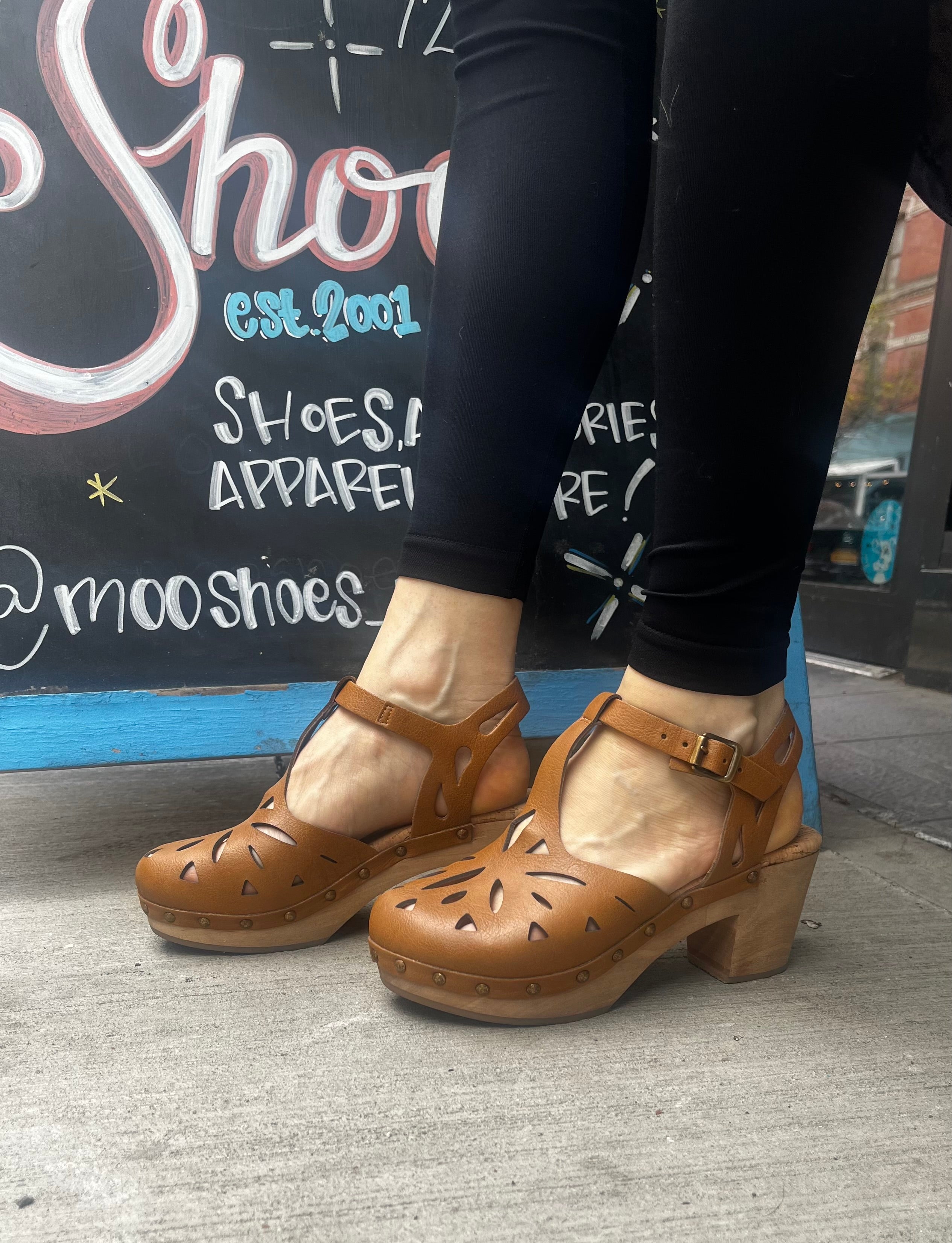Novacas Esther Clog in Camel - Comfortable & Stylish Women's Slip-On Shoes for Casual Wear, Work & Outdoor Activities