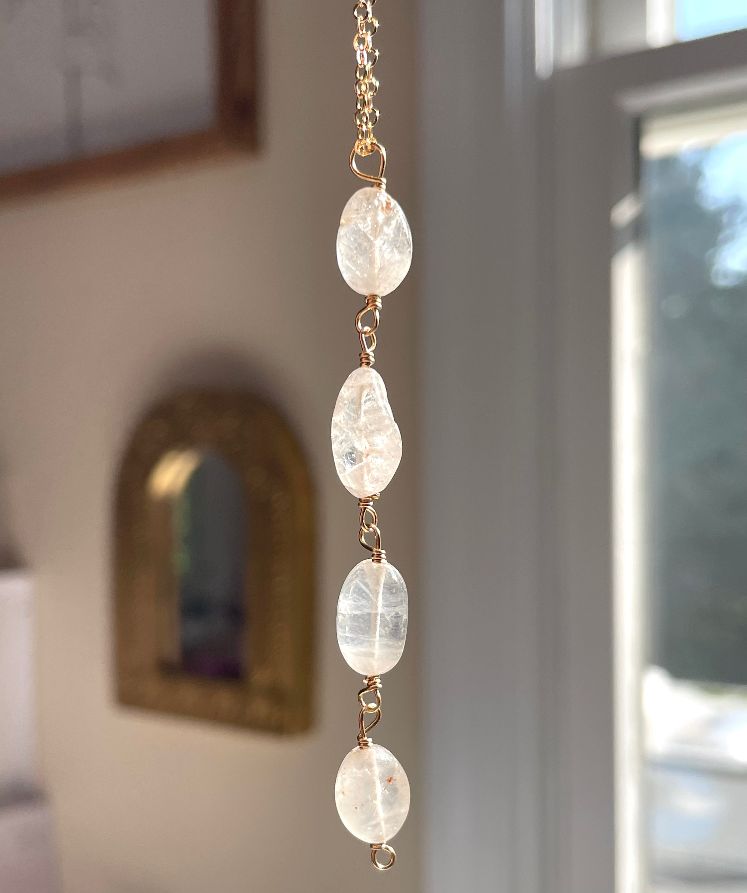 Natural Clear Quartz Lariat Necklace for Women - Healing Crystal Pendant Jewelry for Meditation, Yoga & Spiritual Energy