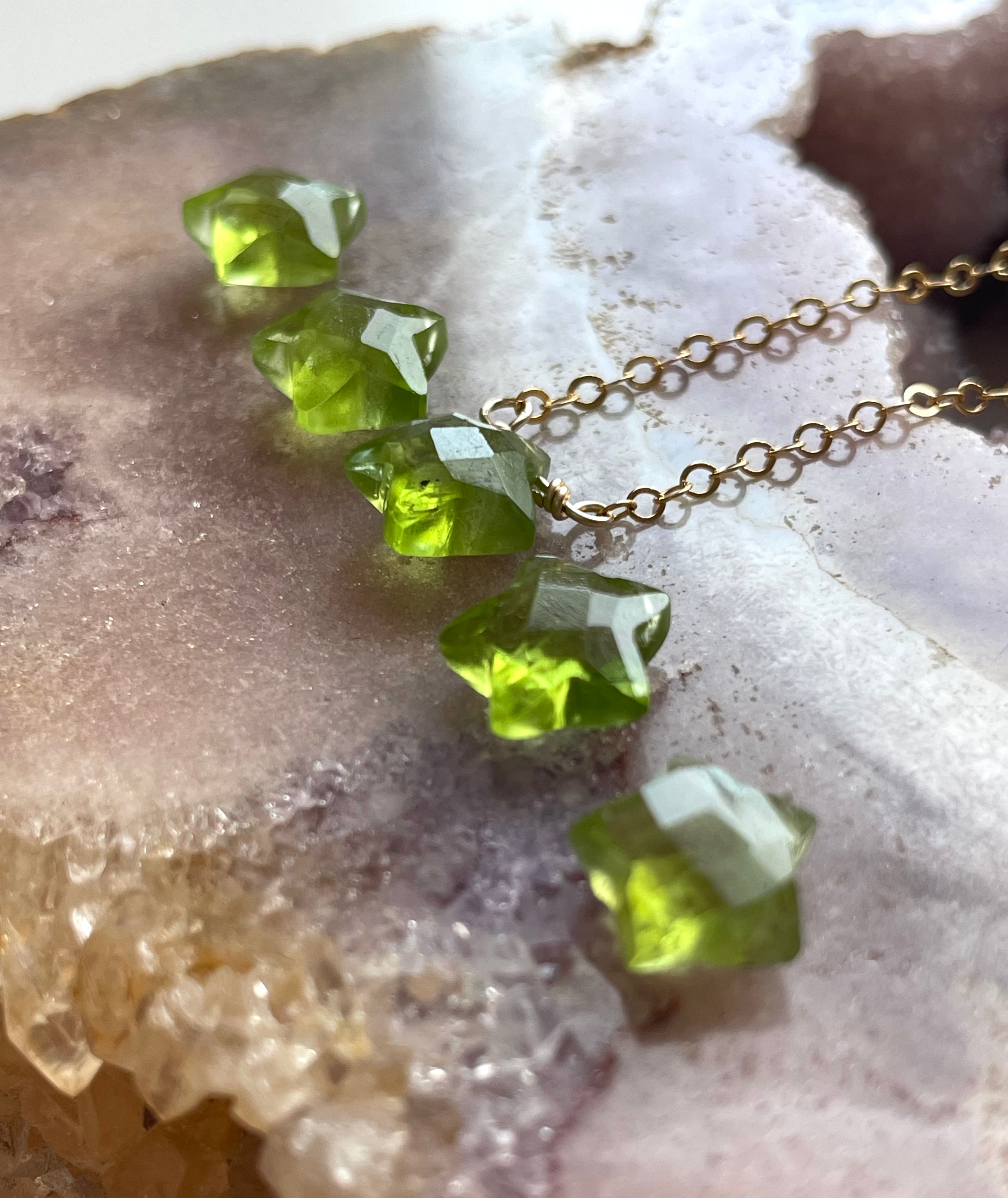 Peridot Star Necklace - August Birthstone Jewelry for Women | Elegant Zodiac Pendant Gift for Birthday, Anniversary & Special Occasions