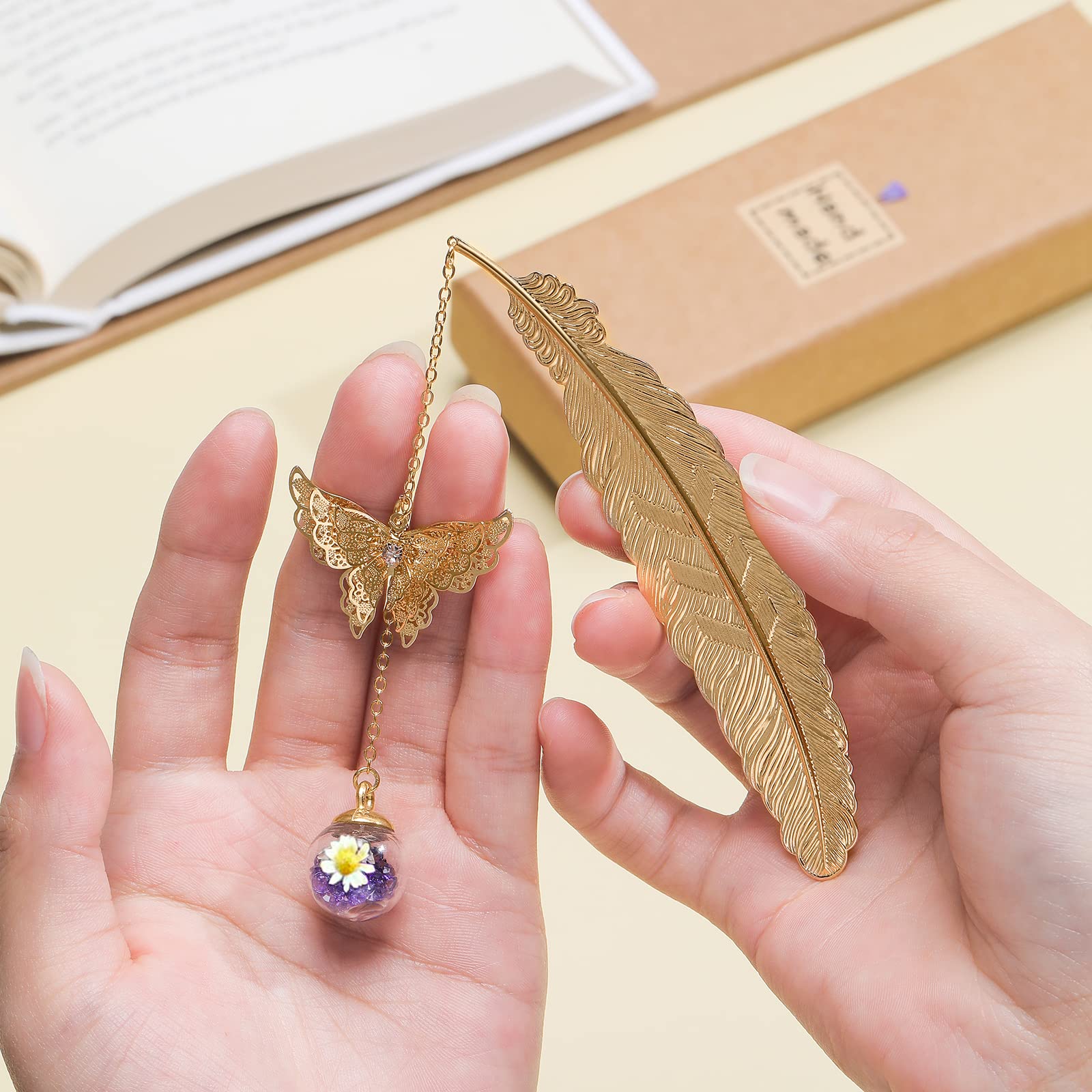 Elegant Metal Feather Bookmark - Perfect Gift for Women, Teachers & Book Lovers - Birthday, Mother's Day & Appreciation Gifts for Reading Enthusiasts
