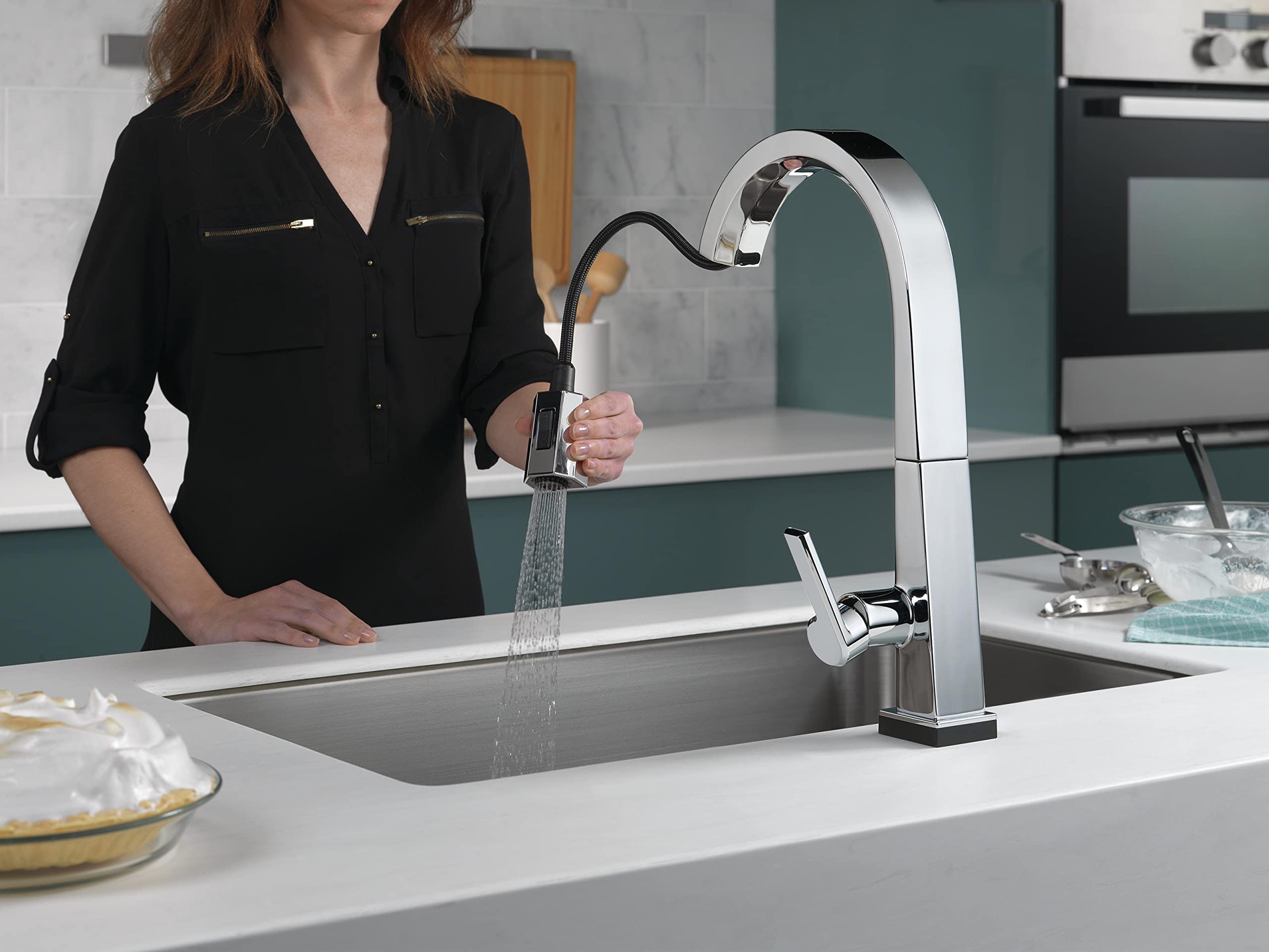 Delta 9193T-DST Chrome Pivotal Touch Kitchen Faucet with Pull Down Sprayer & Touch2O Technology - Modern Hands-Free Sink Faucet for Easy Cooking & Cleaning