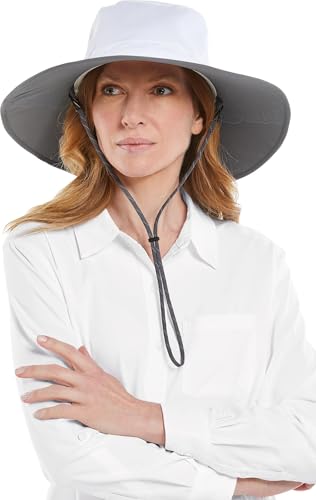 White/Carbon Travel Medallion