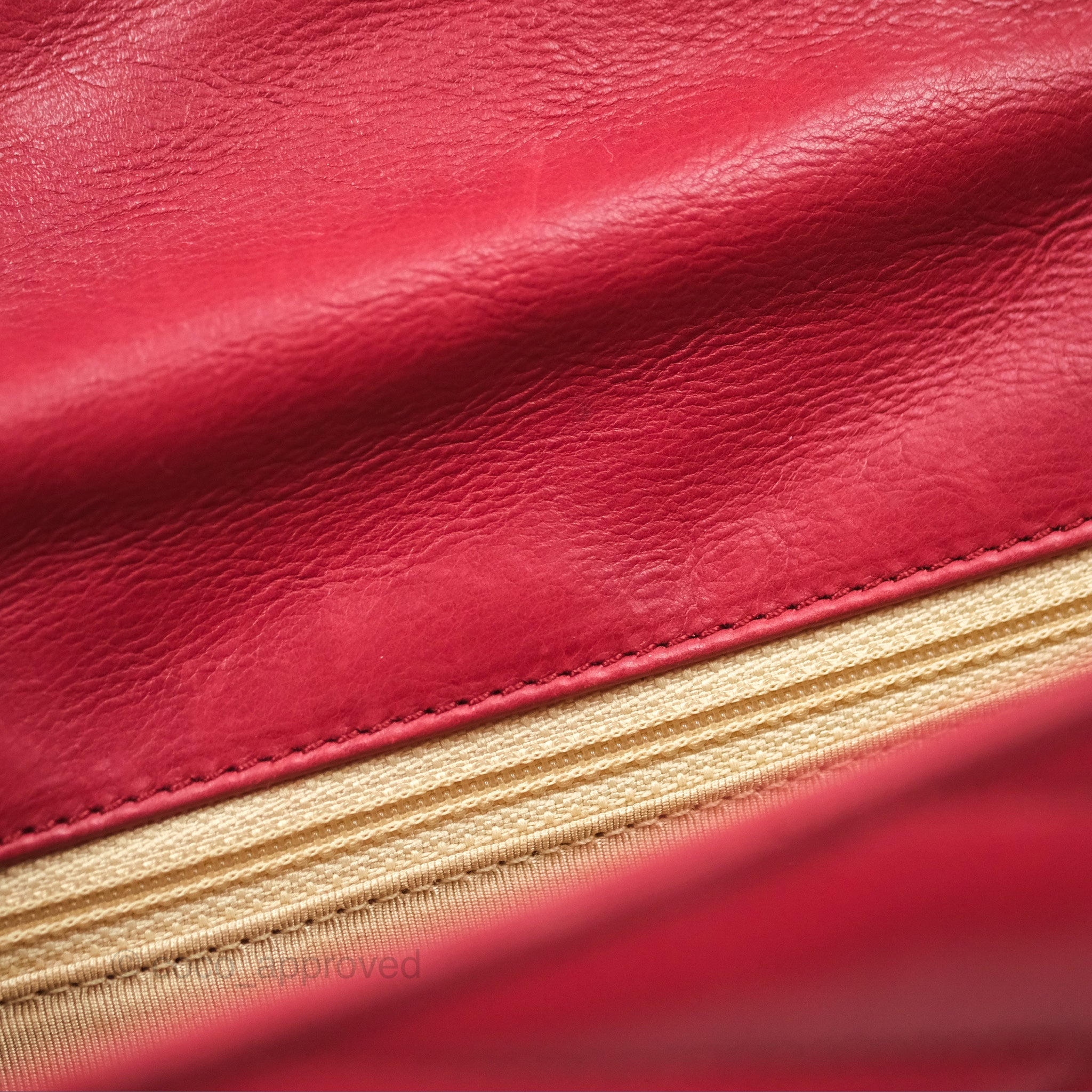 Chanel Chevron Shoulder Bag in Red Calfskin Leather with Aged Gold Hardware - Luxury Crossbody Purse for Women, Perfect for Parties, Date Nights & Special Occasions