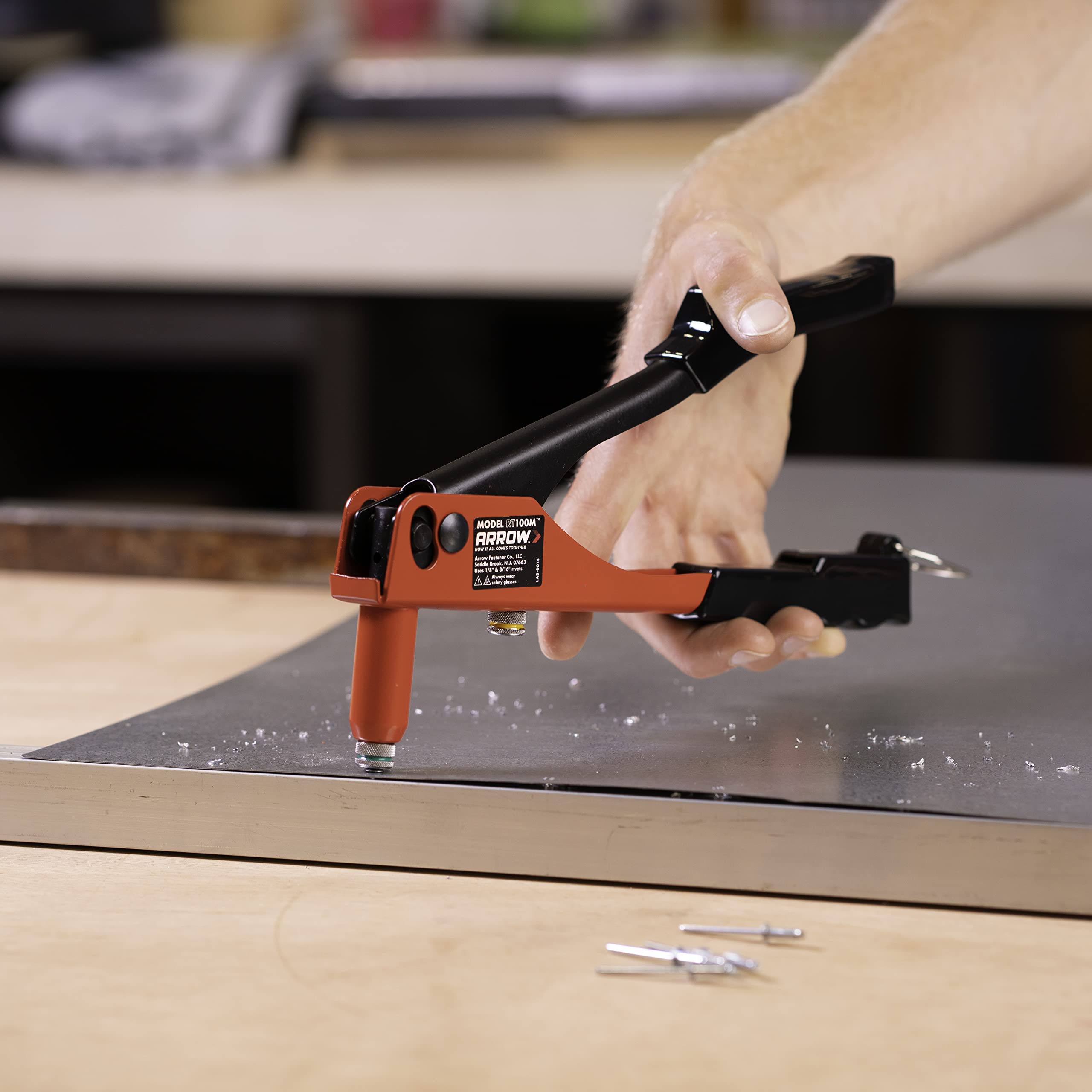 ARROW ECONOMY Heavy Duty Rivet Gun Kit - Professional Hand Riveter for Metal, Plastic, Leather - Perfect for DIY, Automotive, HVAC & Home Repair Projects