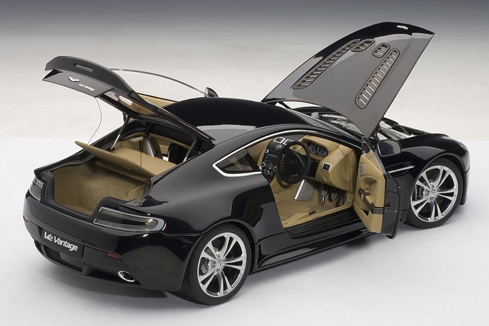 AUTOart 1:18 Scale 2010 Aston Martin V12 Vantage Diecast Model Car - Black - Collectible Display & Racing Enthusiast Gift
