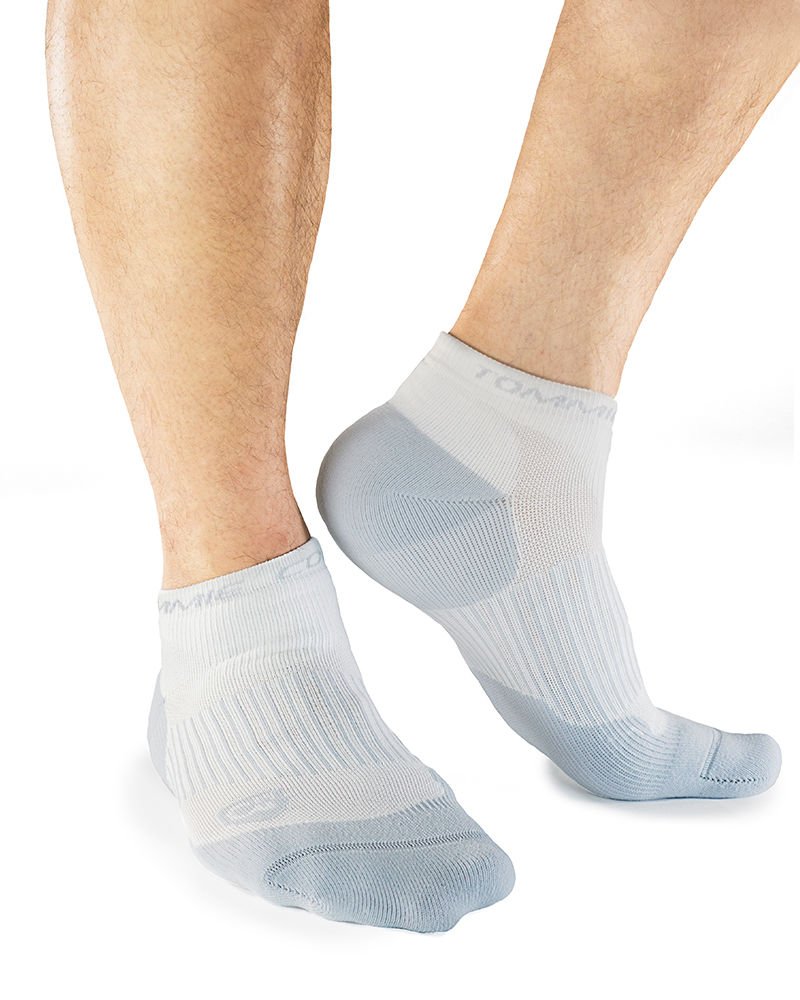 Tommie Copper Men's Performance Compression Ankle Socks - White (Size 12-14.5) | Arch Support & Pain Relief for Running, Hiking & Sports | Moisture-Wicking & Breathable Athletic Socks