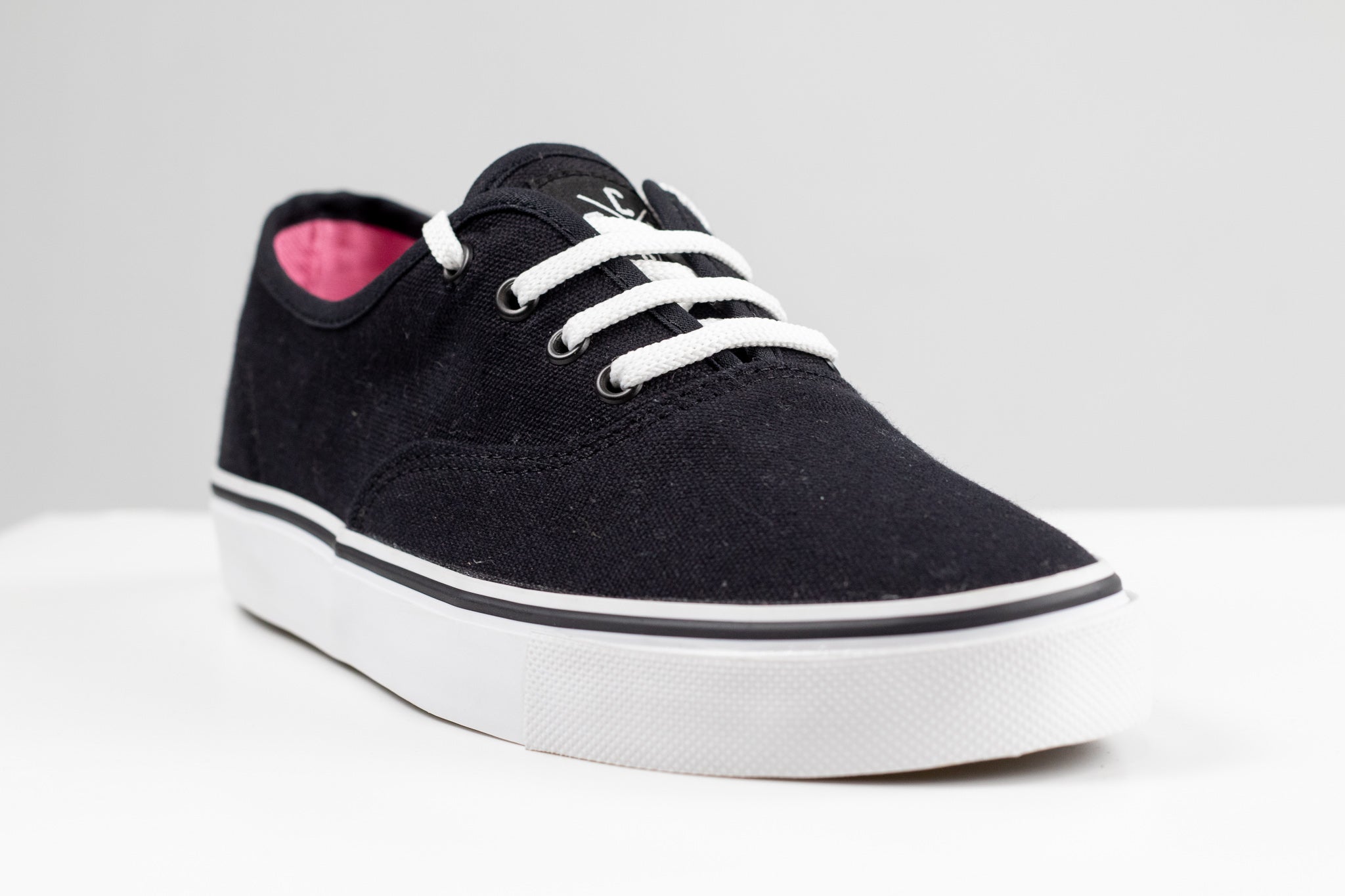 Ocn Low Deck Black/White Sneakers - Casual Comfortable Shoes for Men & Women - Perfect for Walking, Running, and Everyday Wear