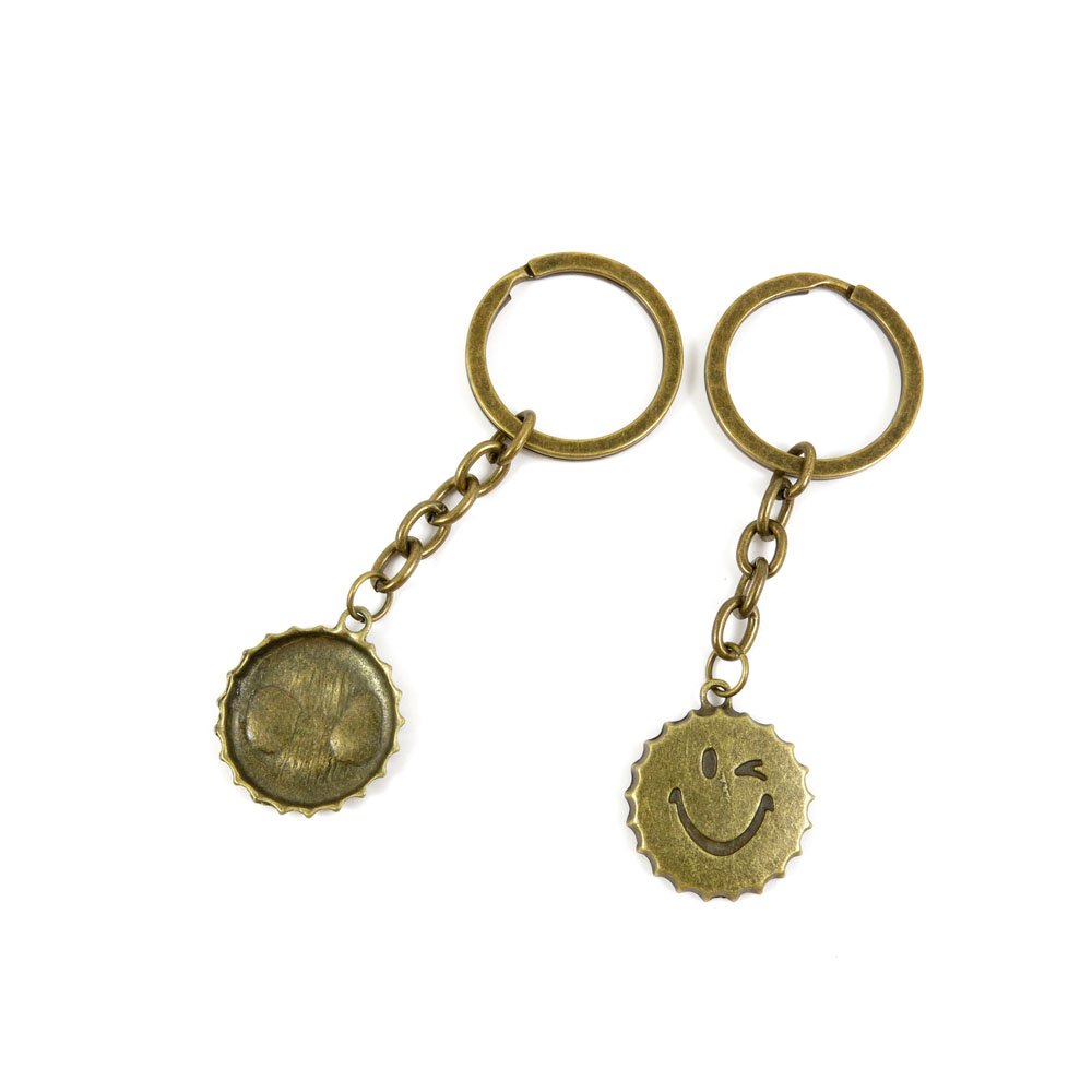 Trendy Smiley Face Bottle Cap Keychain - Fashion Jewelry Keyring for Keys, Doors & Cars - Bulk Wholesale Supplier - Perfect for Gifts, Party Favors & Everyday Use