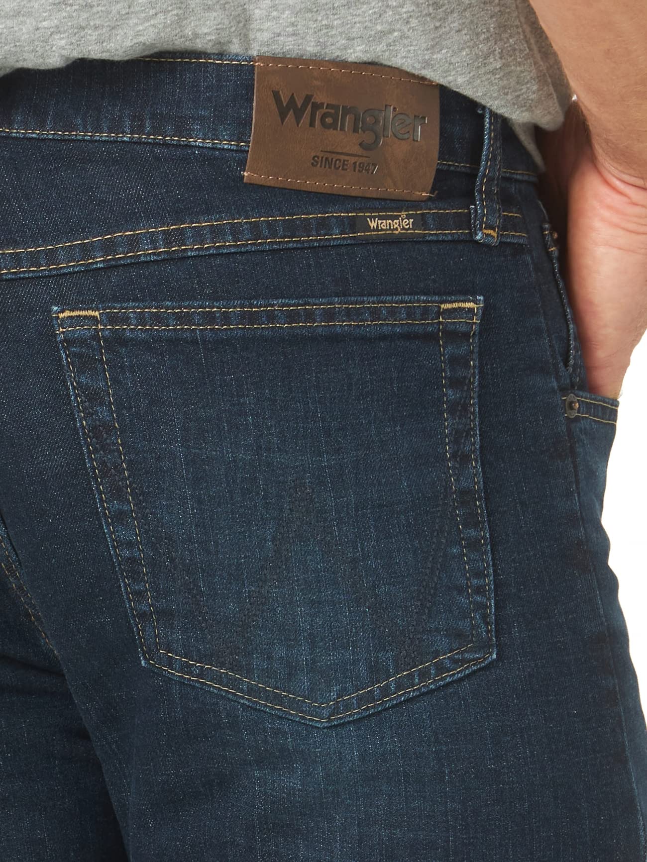 Wrangler Men's Free to Stretch Regular Fit Jeans - Comfortable Stretch Denim Pants for Casual Wear & Outdoor Activities