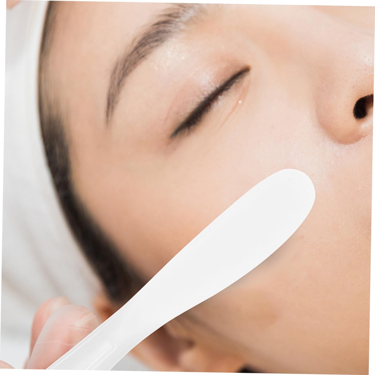 20pcs Reusable White Makeup Spatulas - Cosmetic & Skincare Tool for Face Cream, Foundation & Beauty Products - Perfect for DIY Makeup, Travel & Salon Use