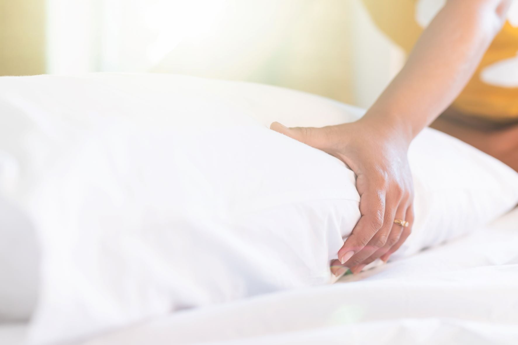 Eco-Friendly Down Dreams ReNew Soft Pillow - Hypoallergenic & Sustainable Bedding for Ultimate Comfort - Perfect for Home, Hotel, or Travel Use