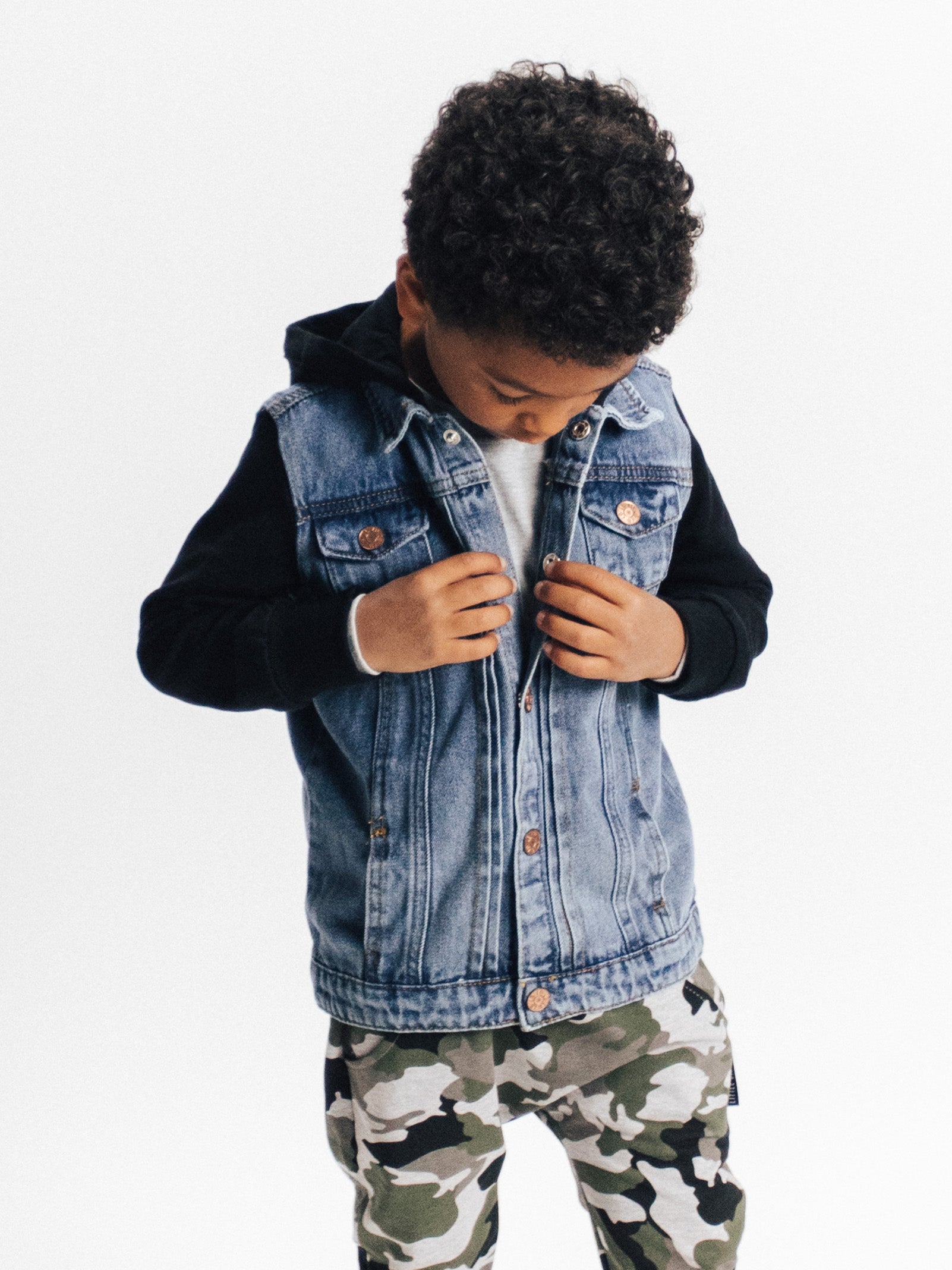 Men's Black Hooded Denim Jacket - Stylish Casual Outerwear for Fall & Winter | Perfect for Streetwear, Layering & Everyday Fashion