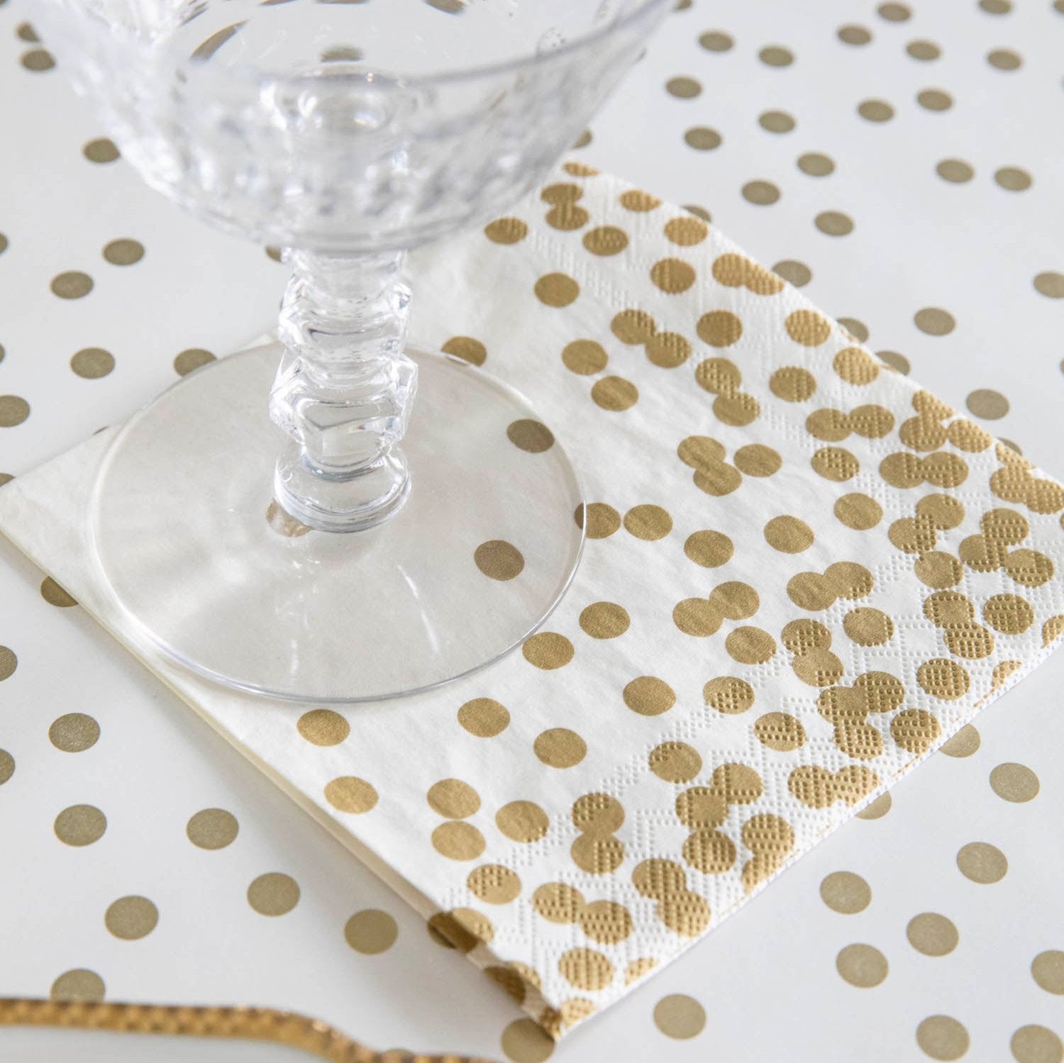 Premium Gold Confetti Cocktail Napkins - Elegant Party Supplies for Weddings, Bridal Showers & Celebrations - Perfect for Cocktail Parties, Birthday Events & Special Occasions
