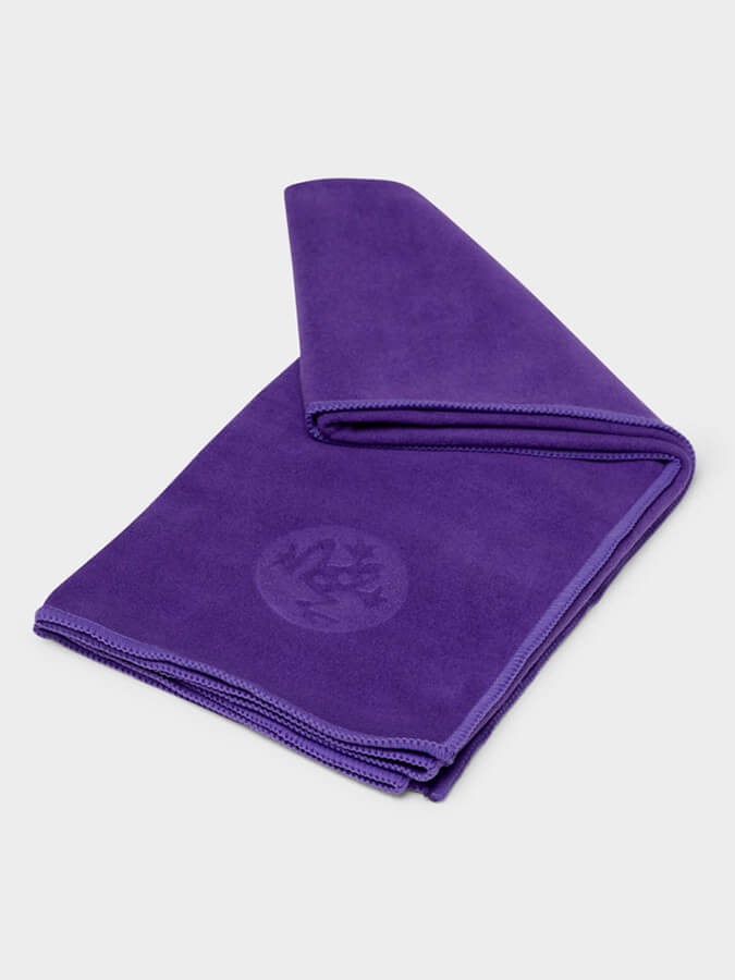 Manduka eQua Yoga Hand Towel - Premium Microfiber for Hot Yoga, Pilates & Gym - Quick-Dry & Non-Slip Grip - Ideal for Sweat Absorption & Workout Essentials
