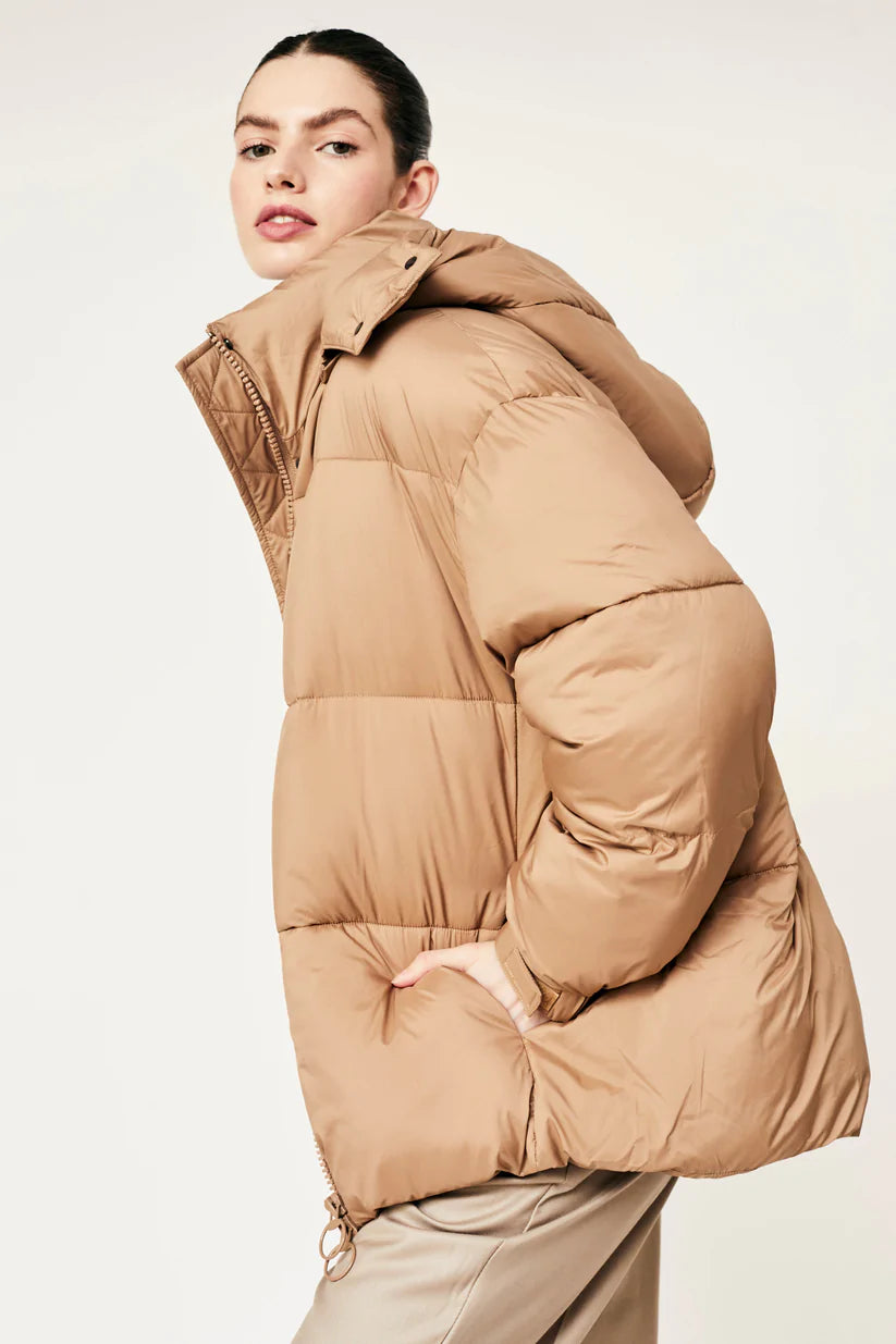 Stylish Women's Puffer Jacket - Winter Warm Coat for Outdoor Activities | Perfect for Skiing, Hiking & Casual Wear