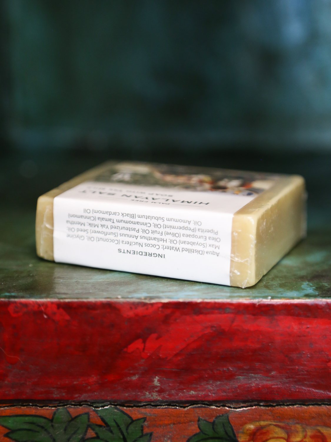 **Natural Himalayan Pink Salt Soap with Yak Milk - Exfoliating & Moisturizing Bar for Dry Skin - Perfect for Spa, Bath & Gift Sets**