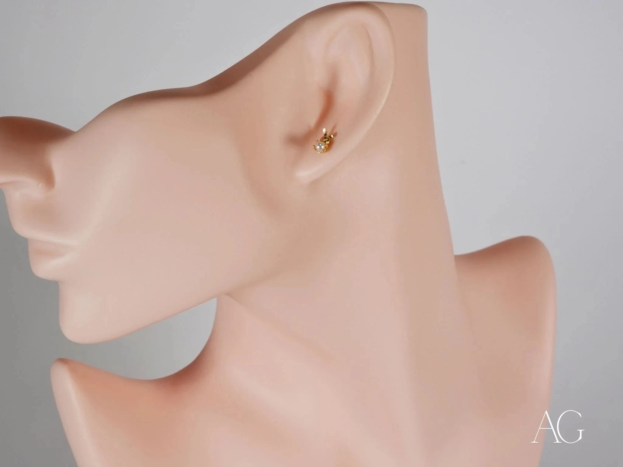 18K Gold Pearl Stud Earrings for Women - Classic Elegant Jewelry Gift for Wedding, Anniversary & Special Occasions